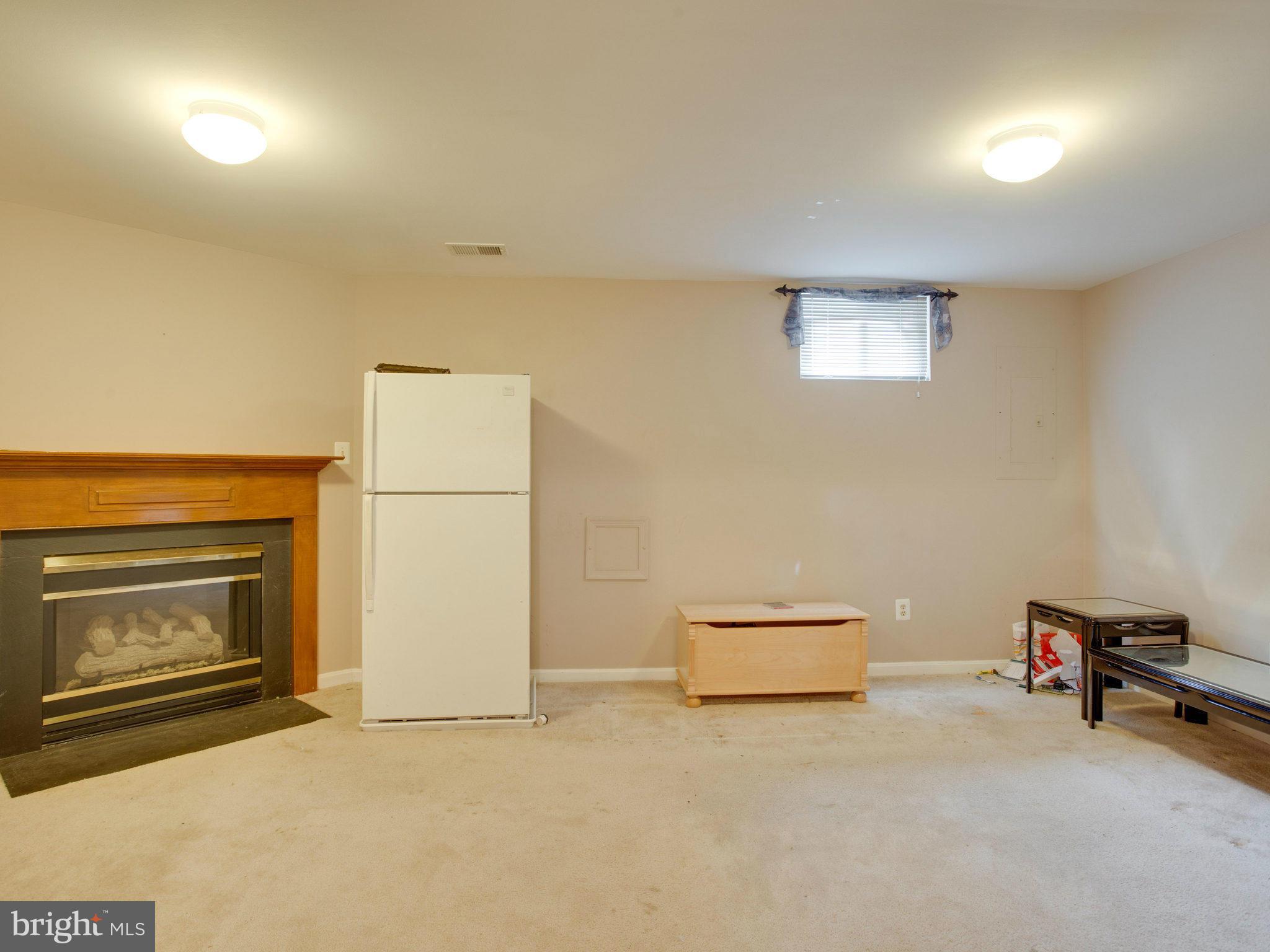 POTOMAC LAKES - Residential