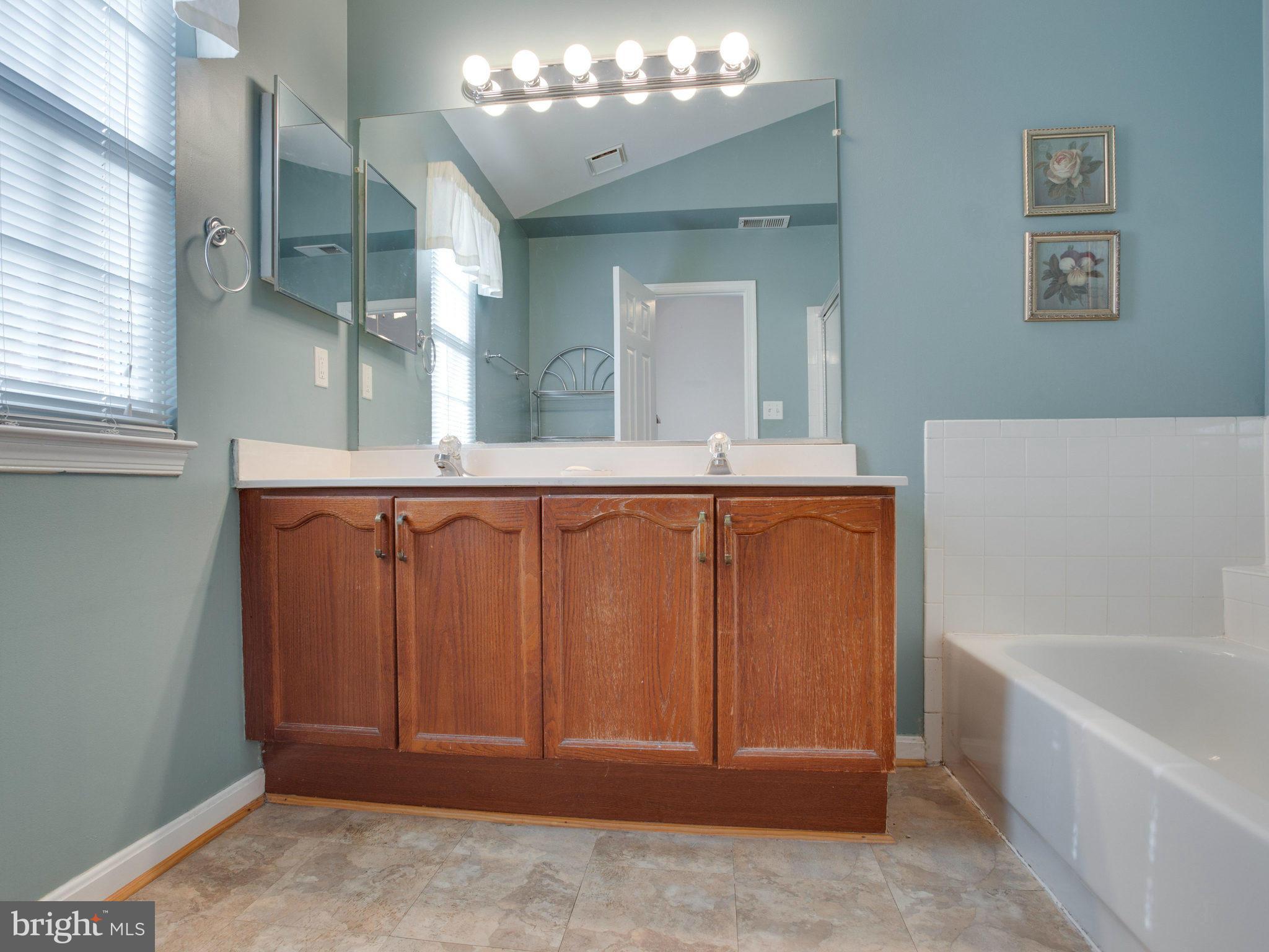 POTOMAC LAKES - Residential