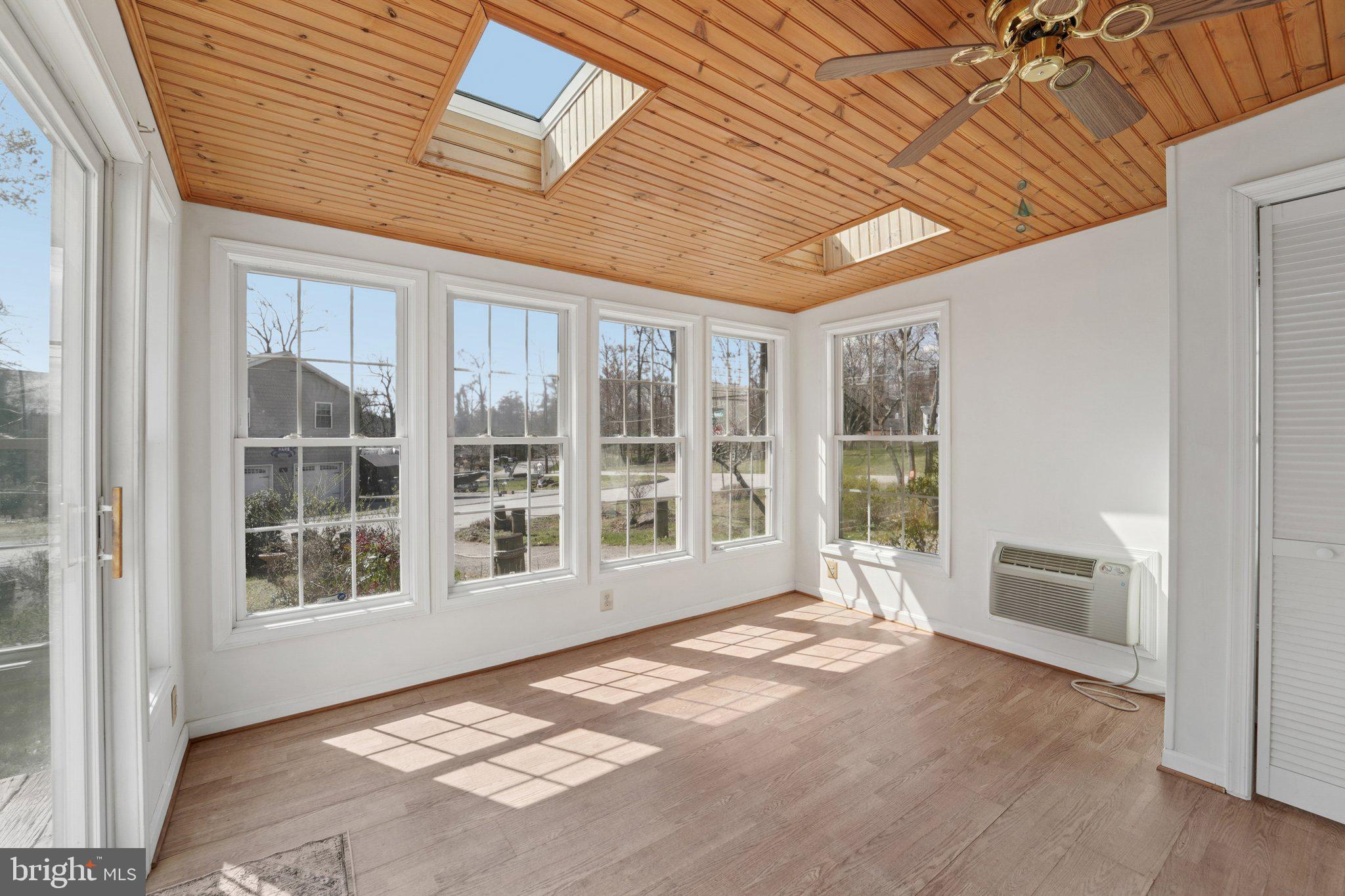 BELHAVEN BEACH - Residential