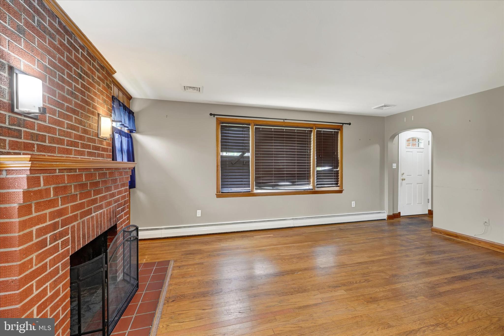 8 W MAIN BOULEVARD