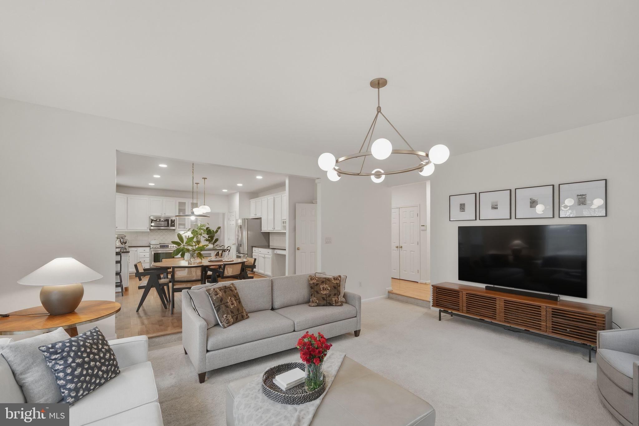 RIVER HILL - Residential