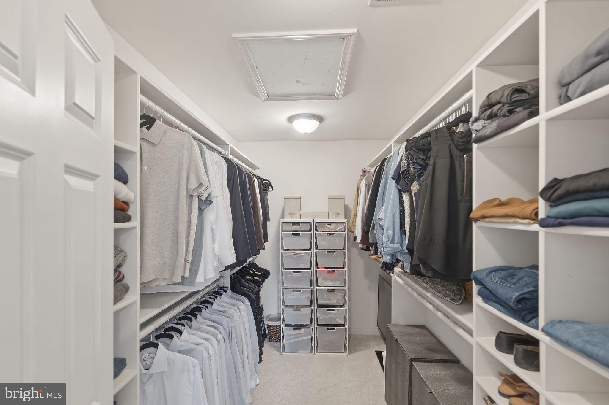 RIVER HILL - Residential