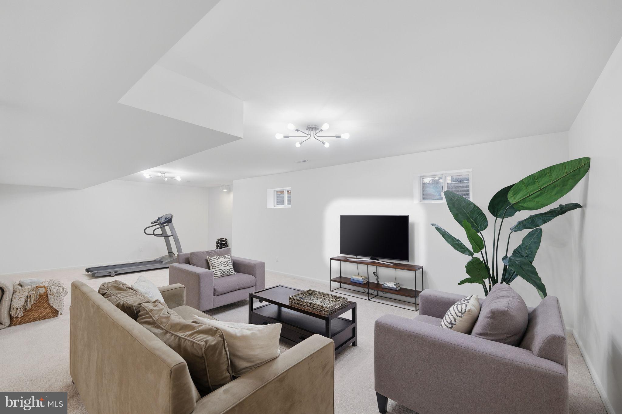 RIVER HILL - Residential