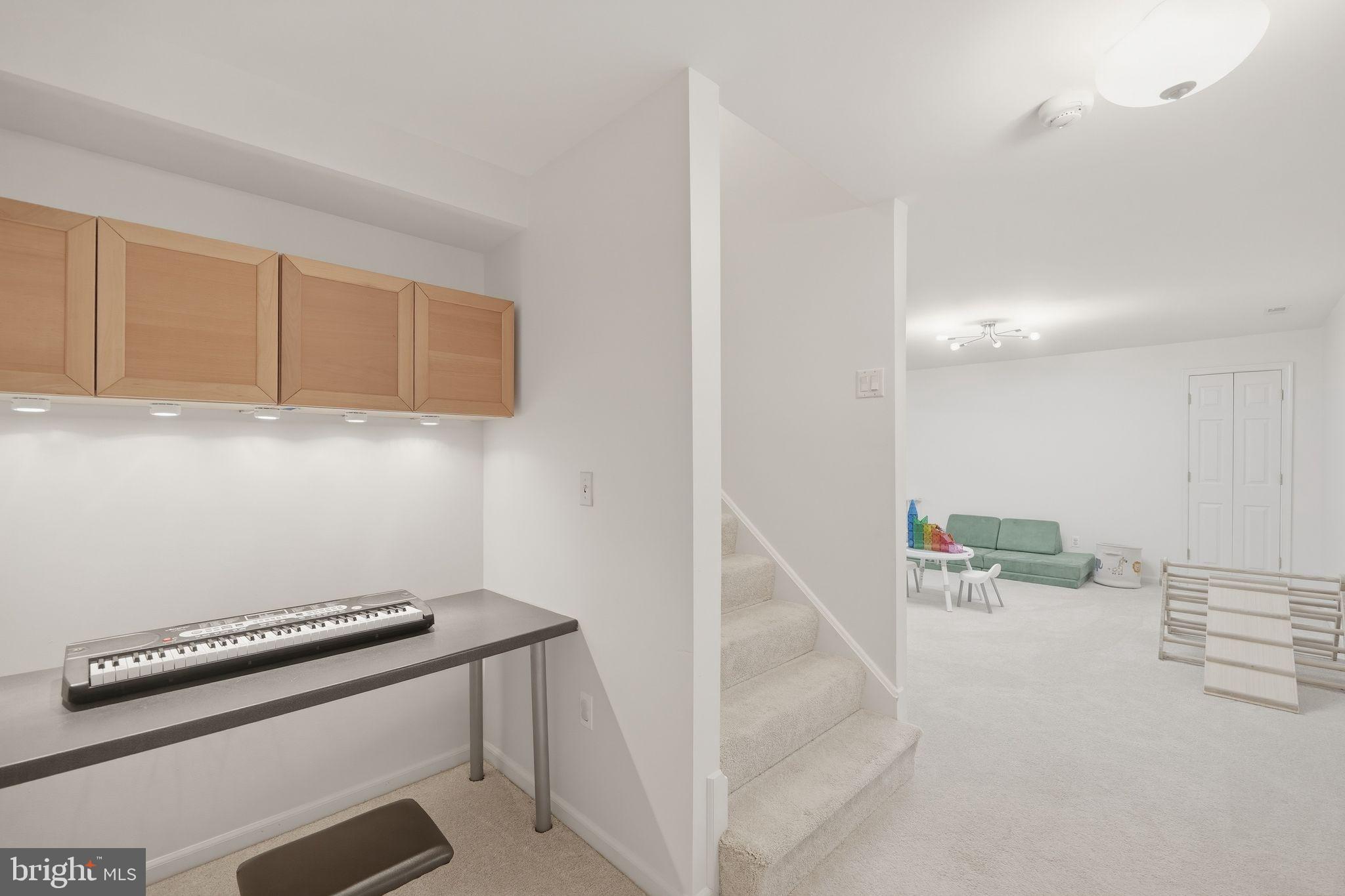 RIVER HILL - Residential