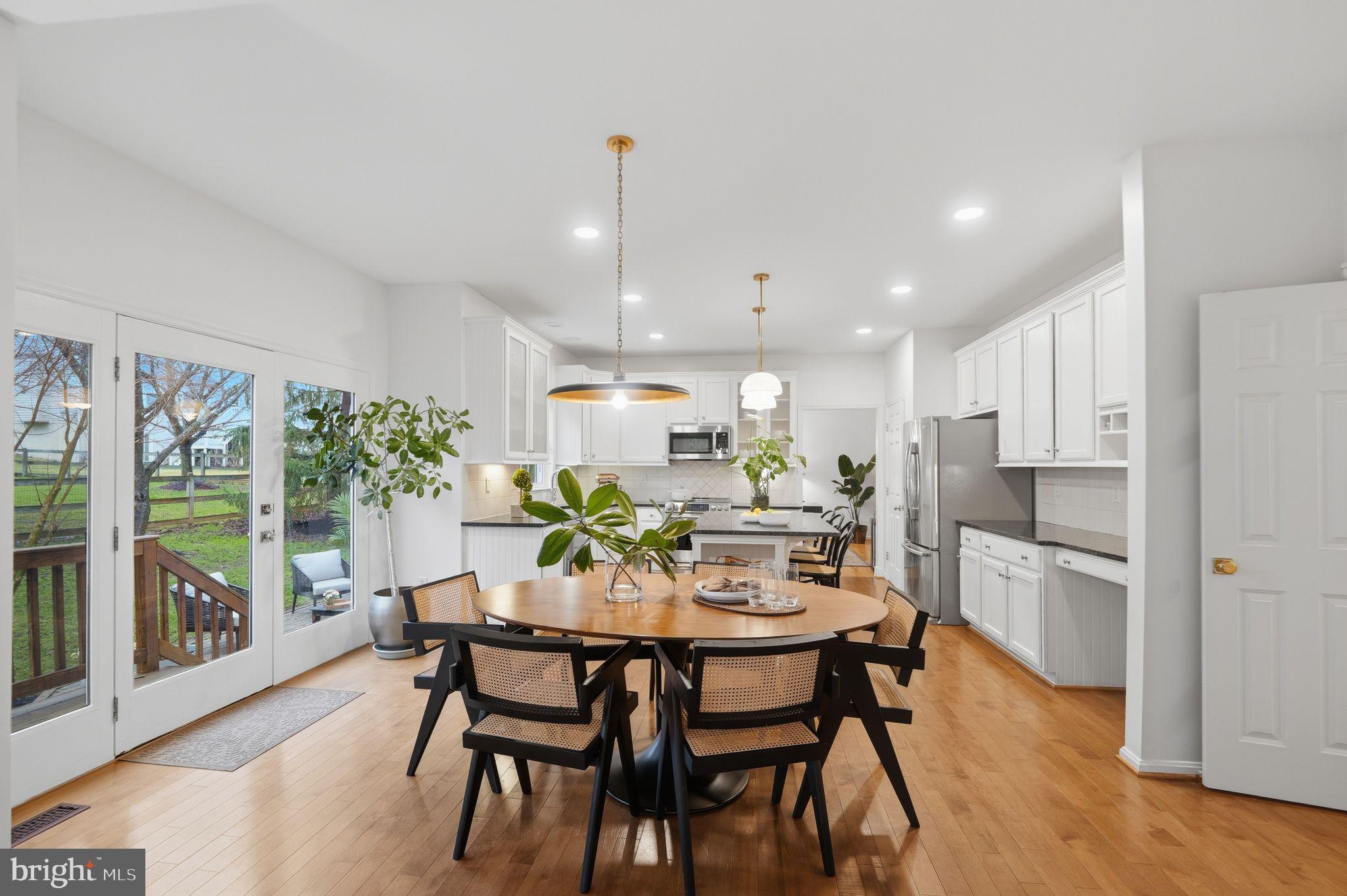 RIVER HILL - Residential