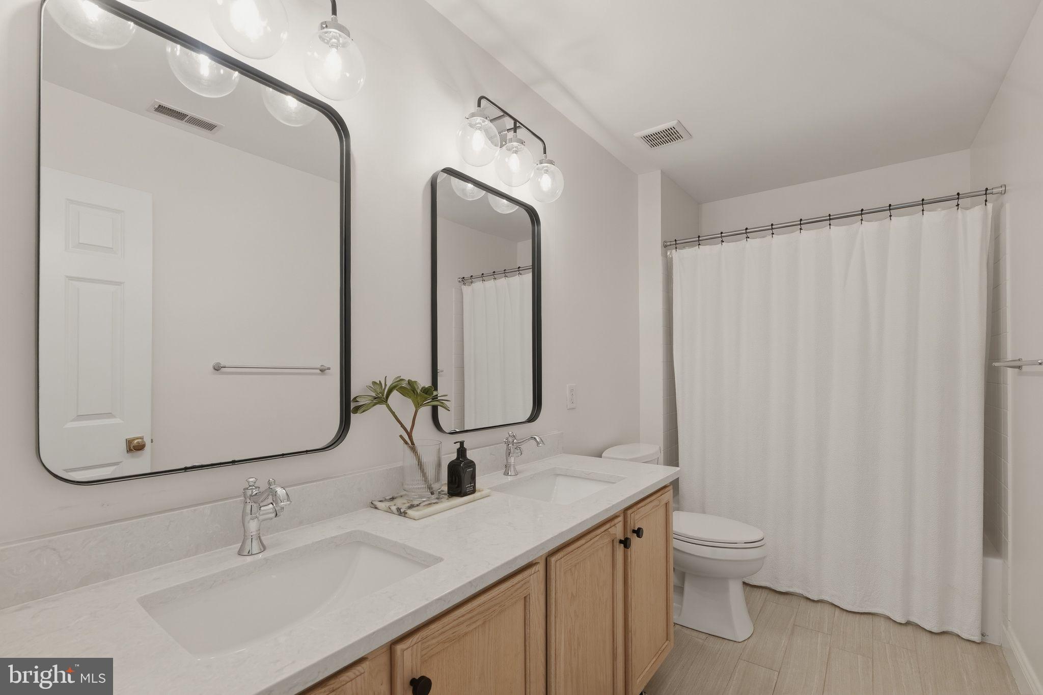 RIVER HILL - Residential