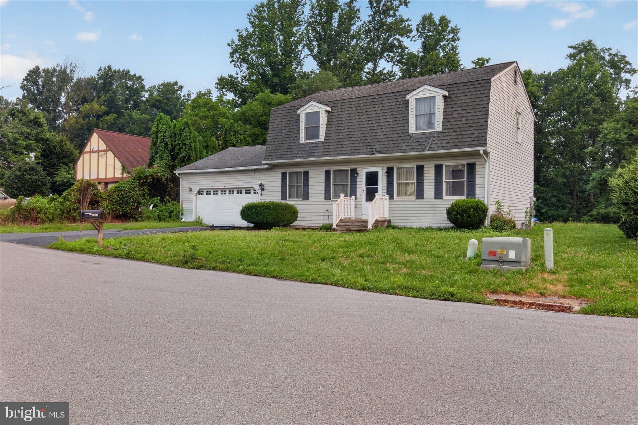 5570 MERIVALE COURT