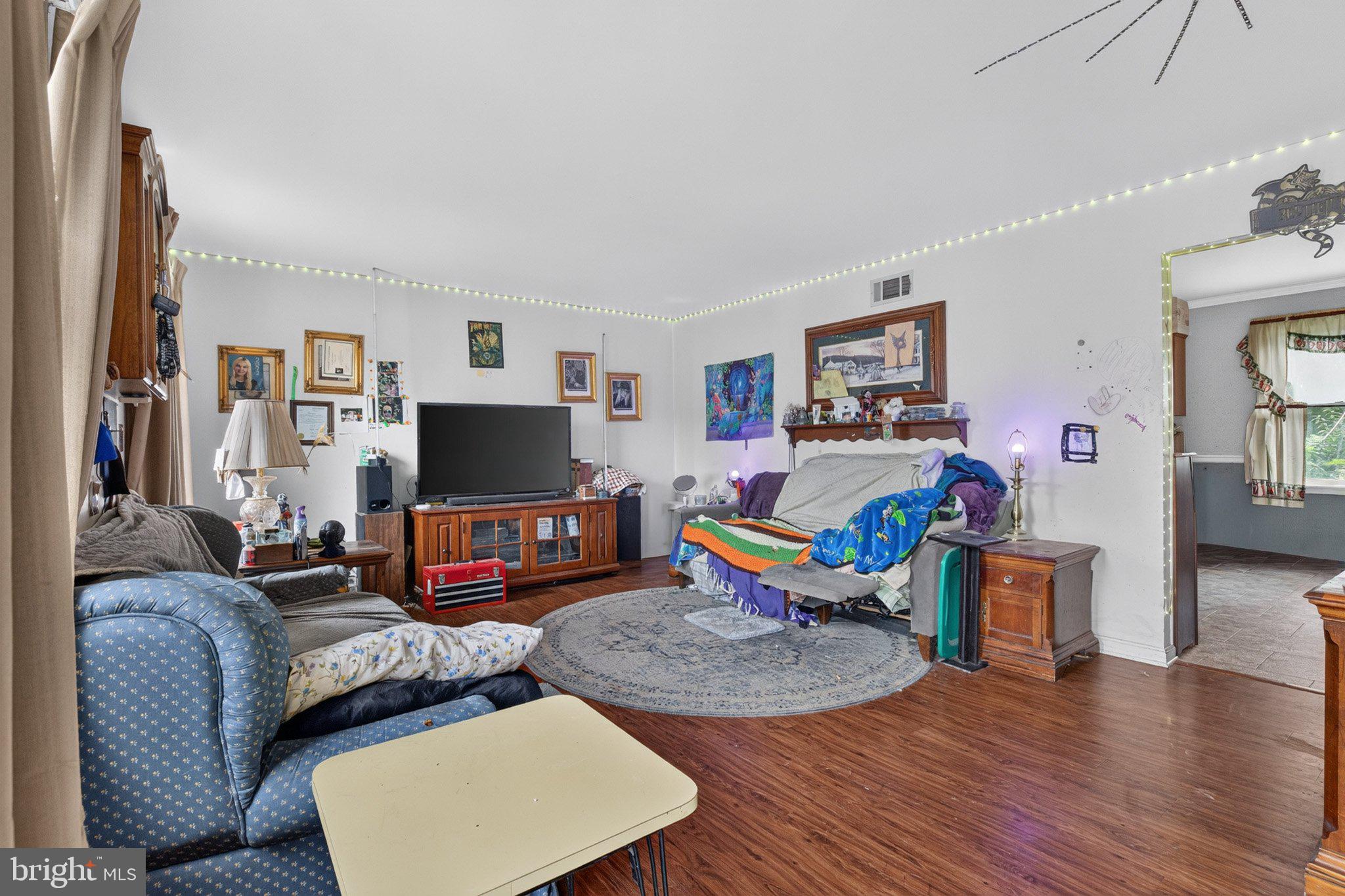 5570 MERIVALE COURT