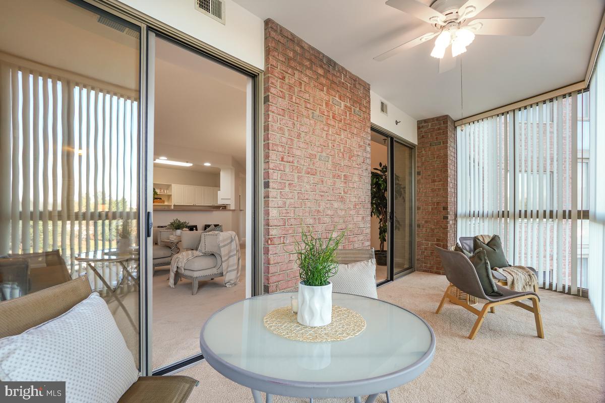 LEISURE WORLD - Residential