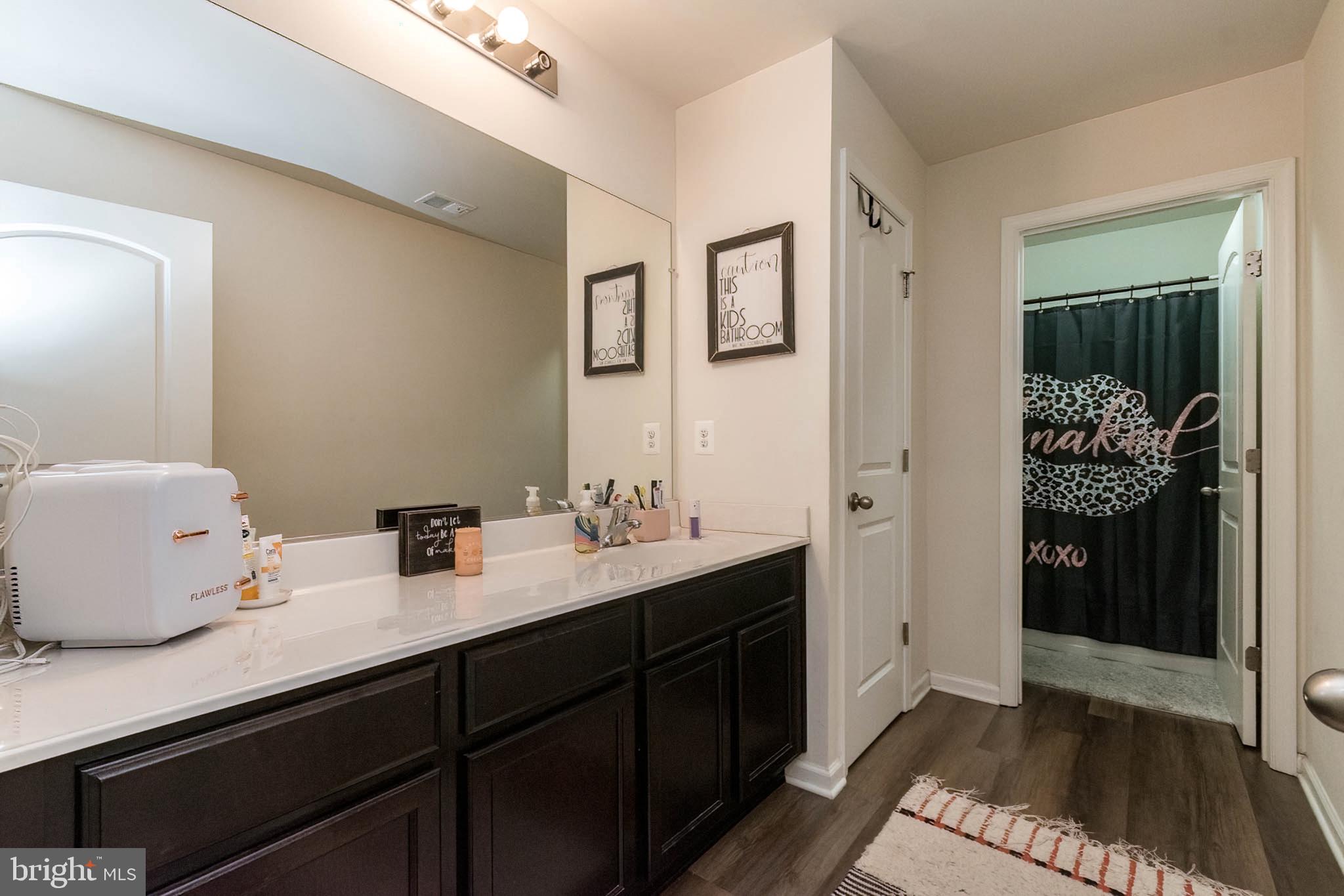 MCGINNIS POINT - Residential