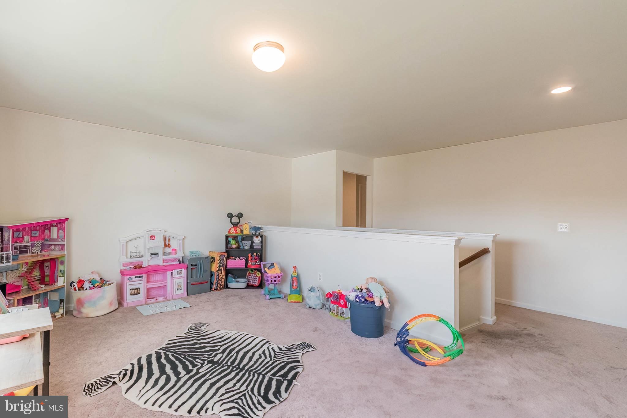 MCGINNIS POINT - Residential