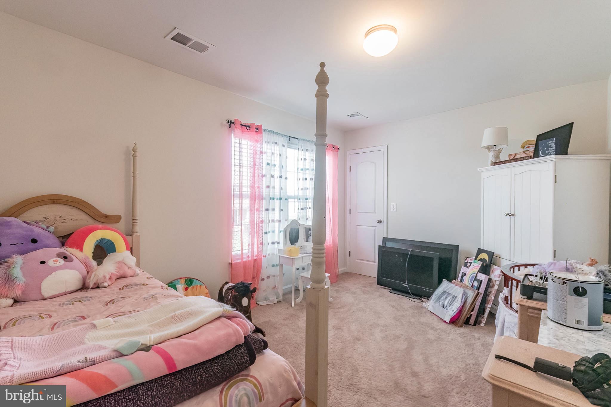 MCGINNIS POINT - Residential