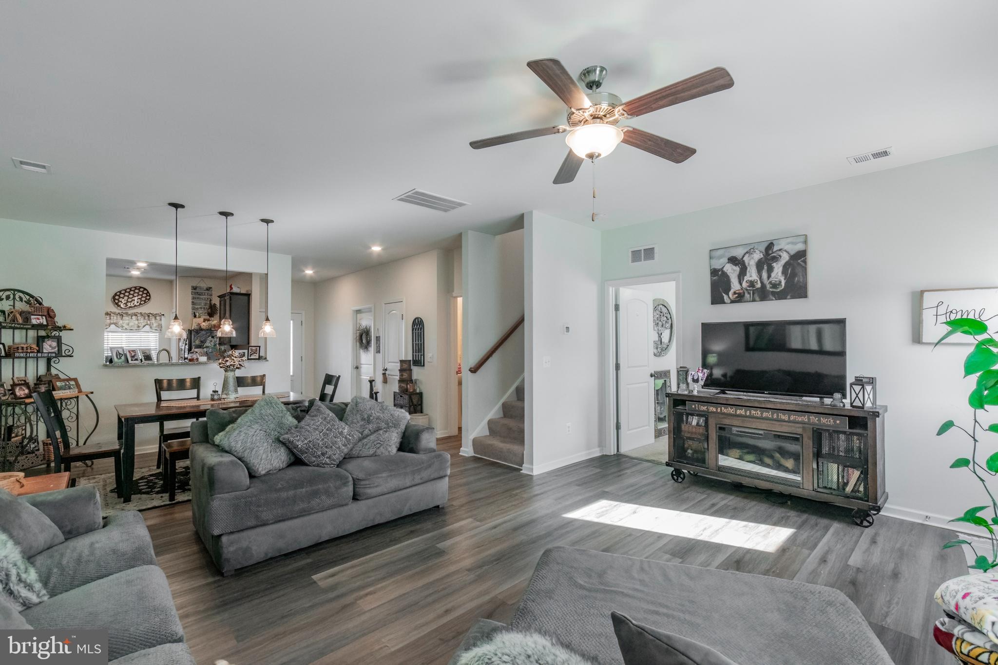 MCGINNIS POINT - Residential