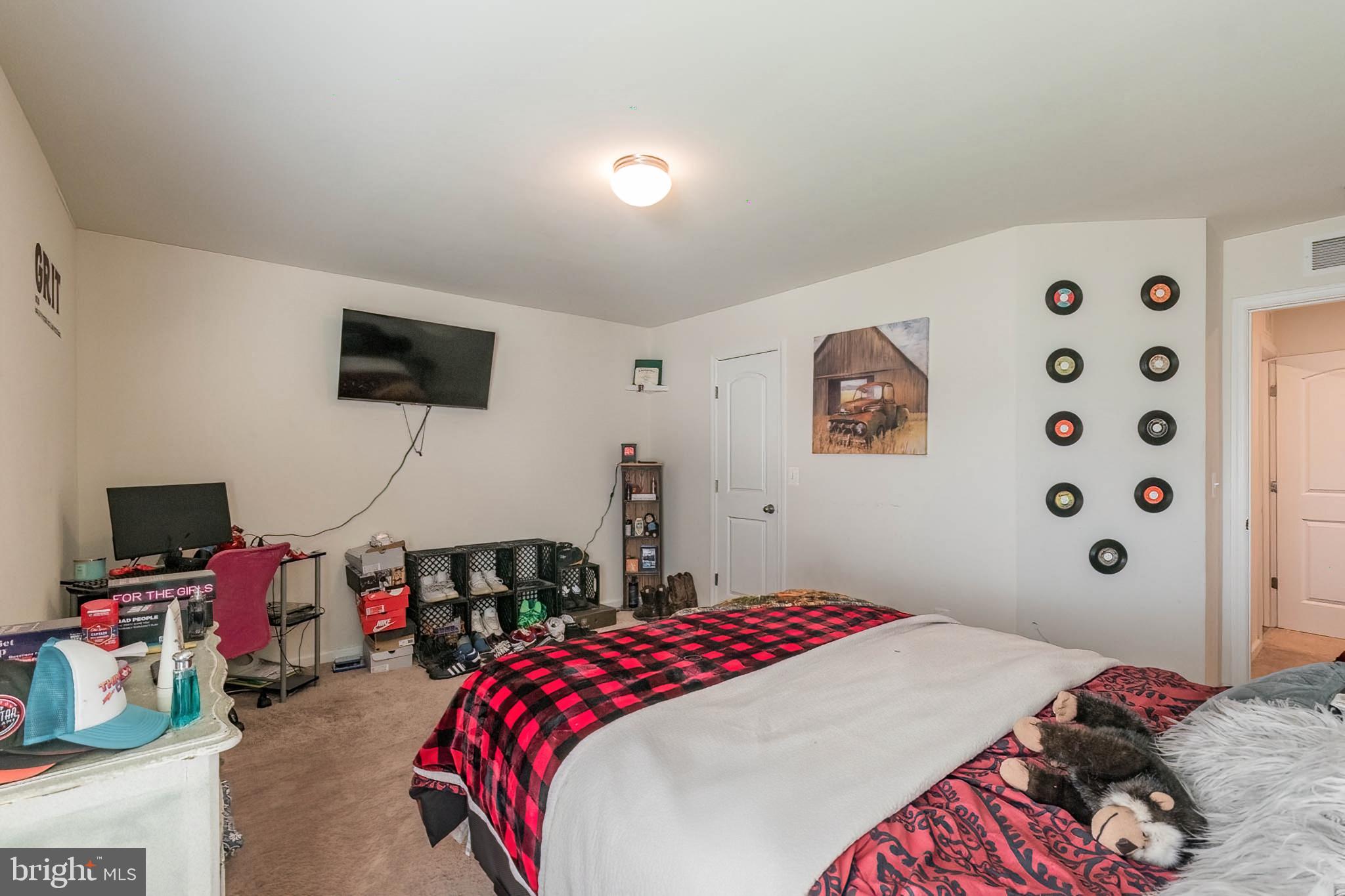 MCGINNIS POINT - Residential