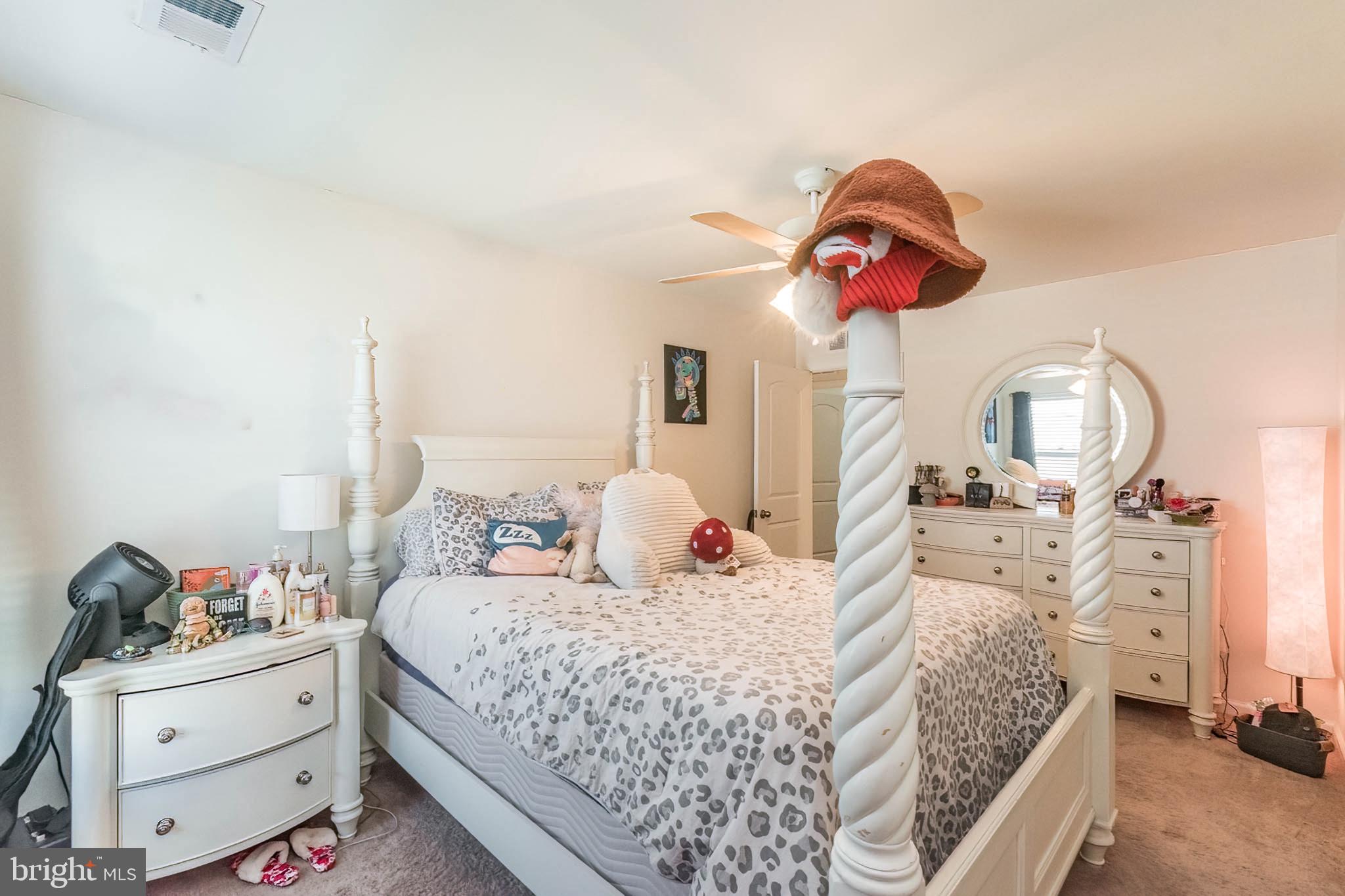 MCGINNIS POINT - Residential