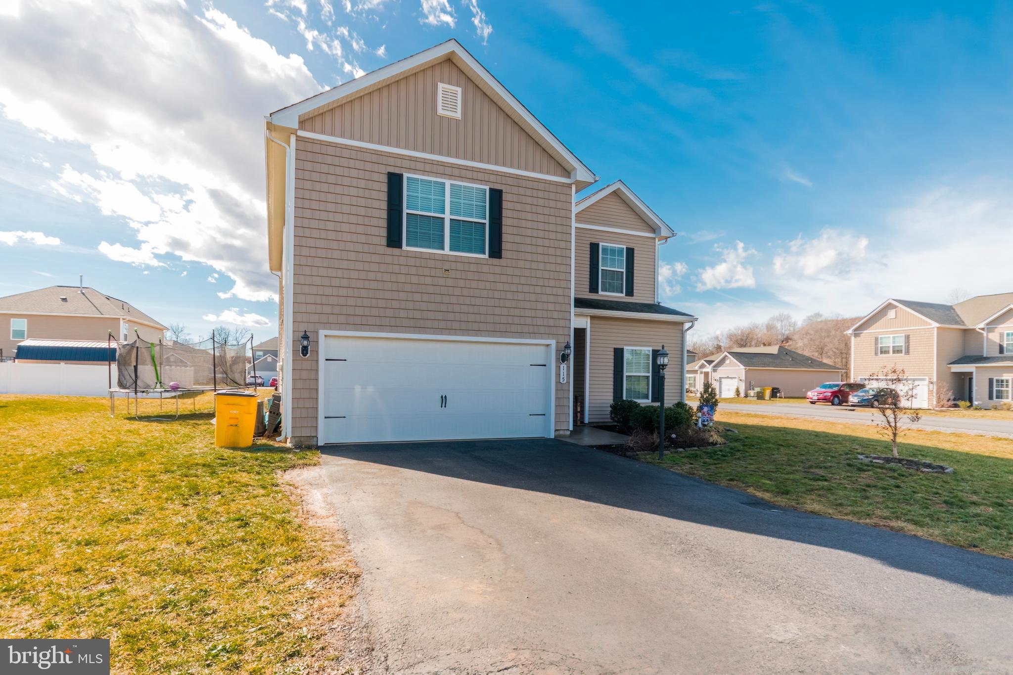 MCGINNIS POINT - Residential