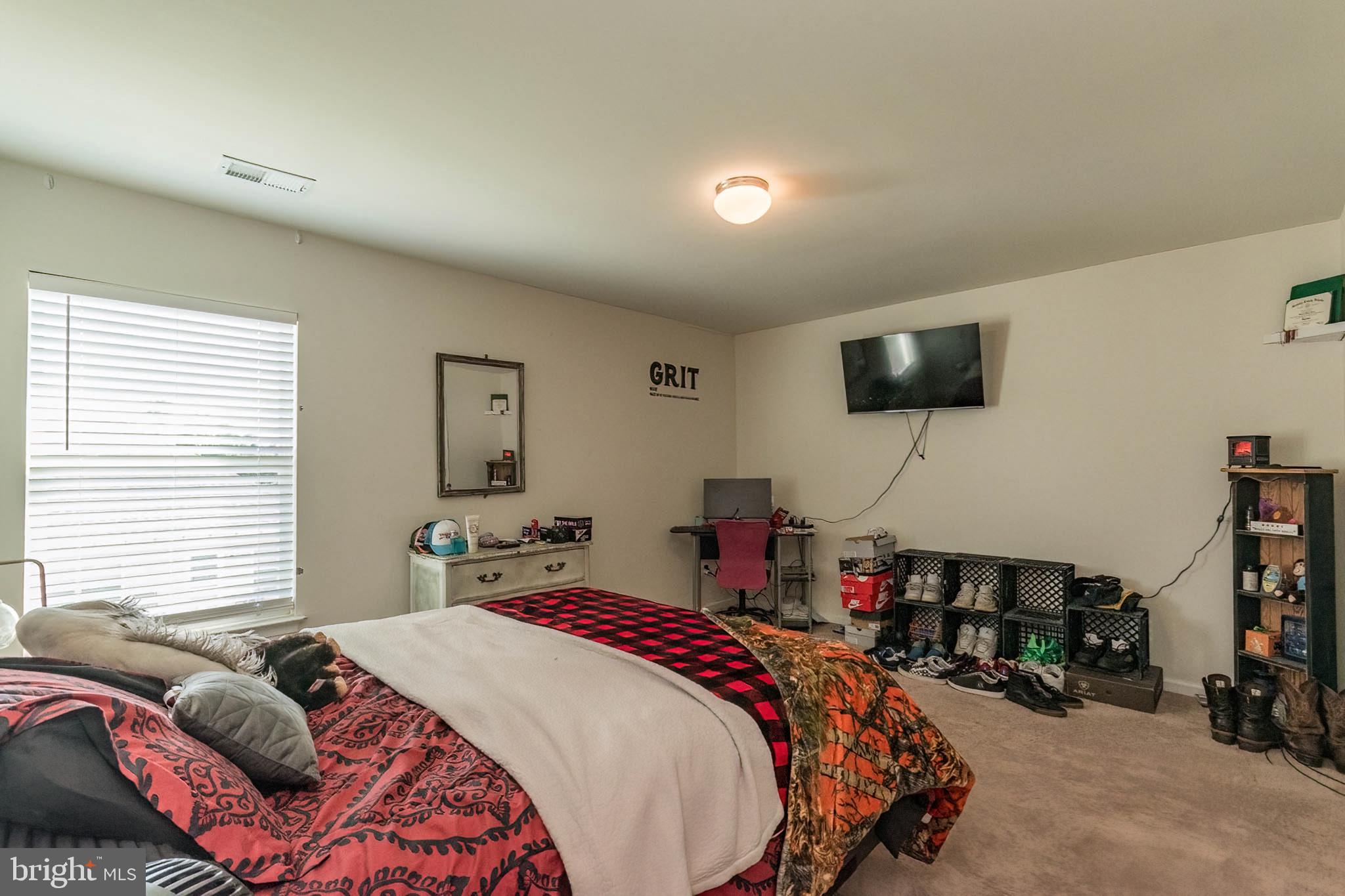 MCGINNIS POINT - Residential