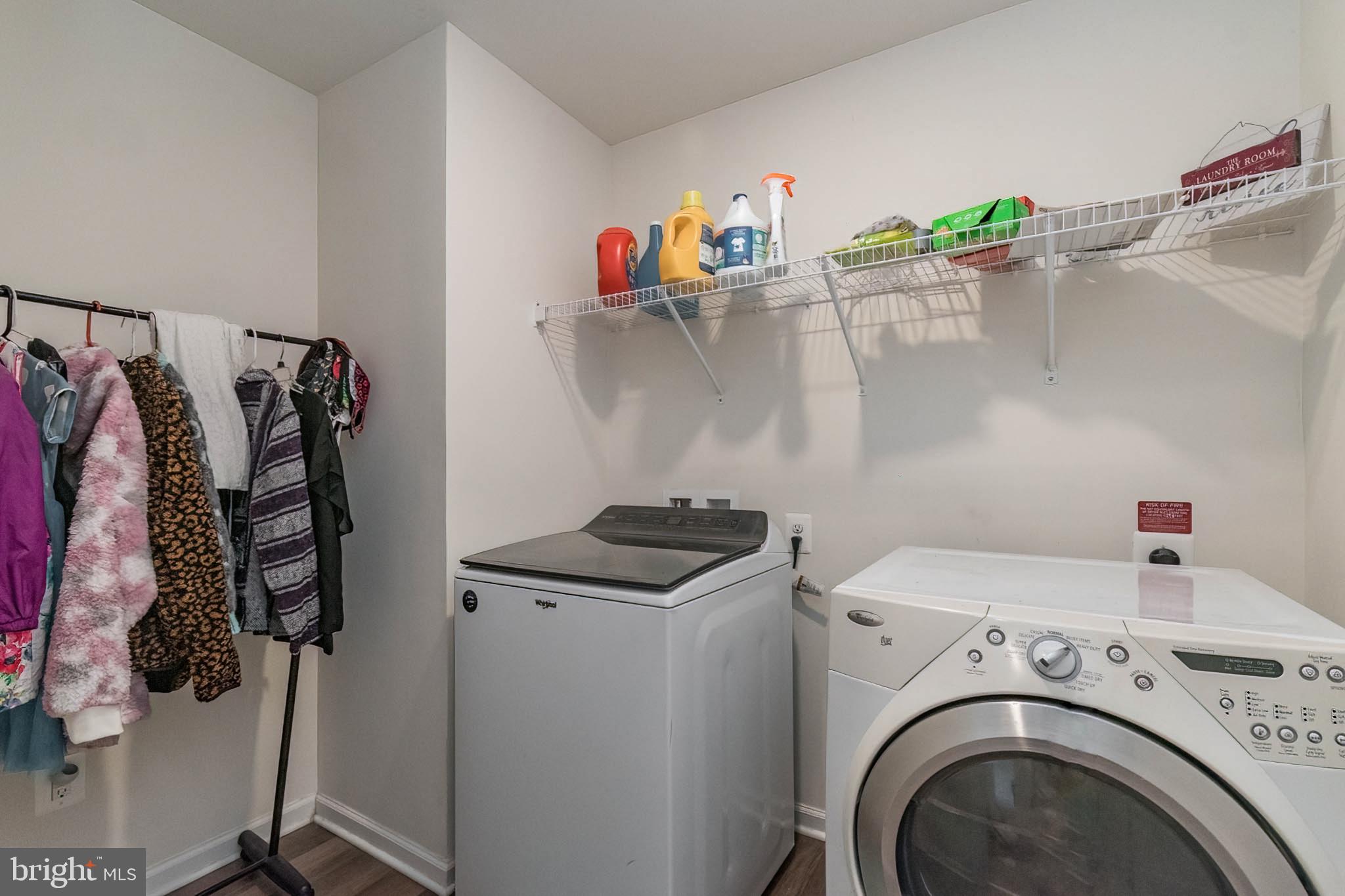 MCGINNIS POINT - Residential