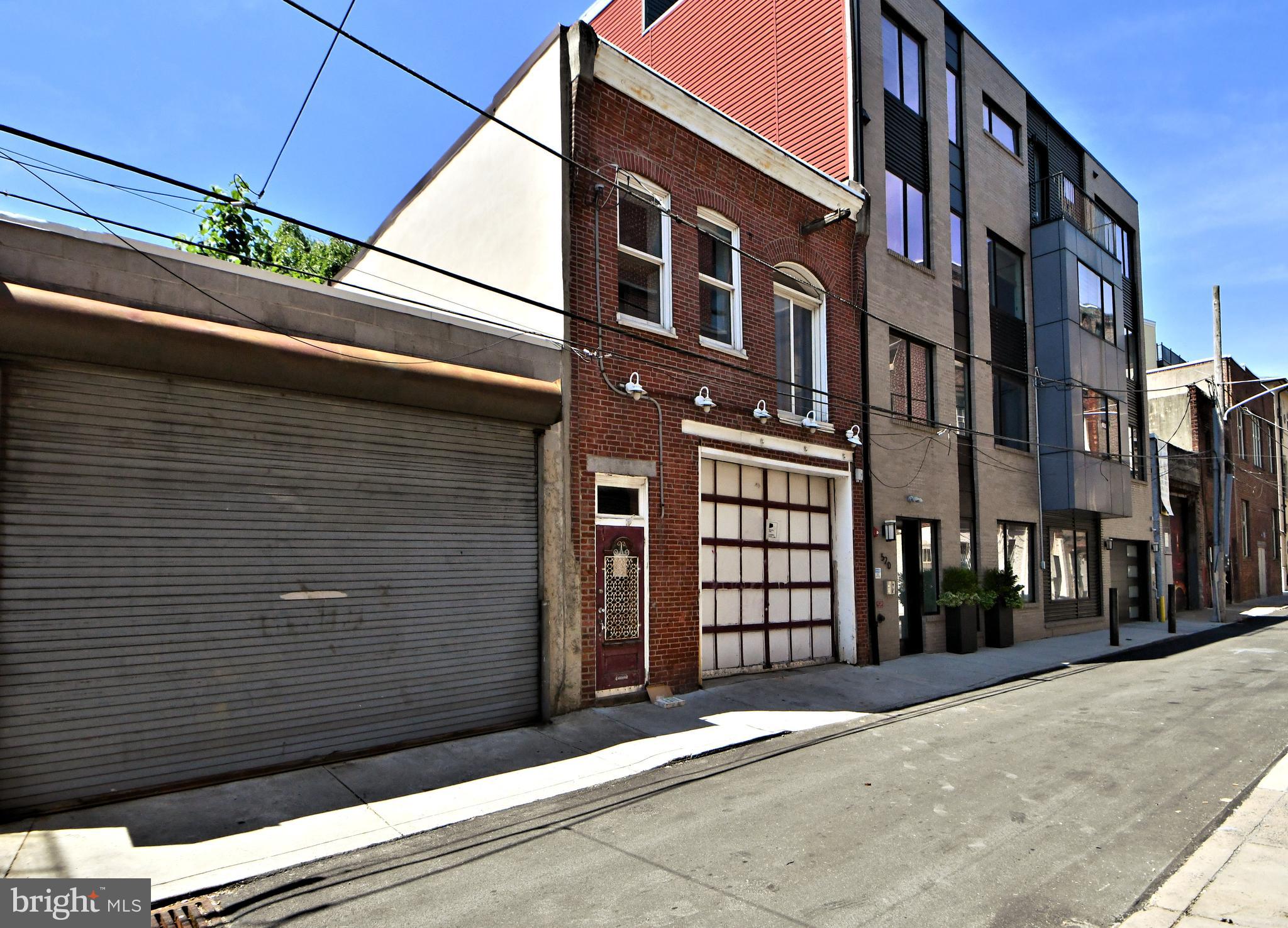 QUEEN VILLAGE - Residential