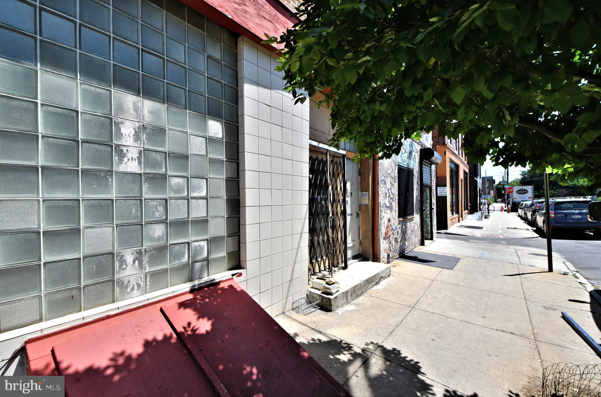 QUEEN VILLAGE - Residential