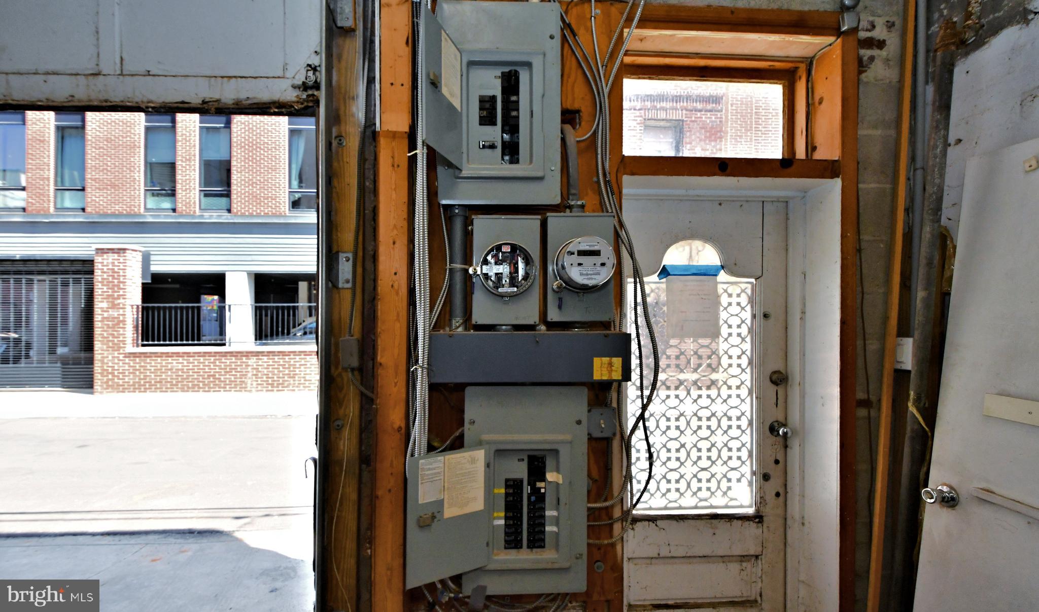 QUEEN VILLAGE - Residential