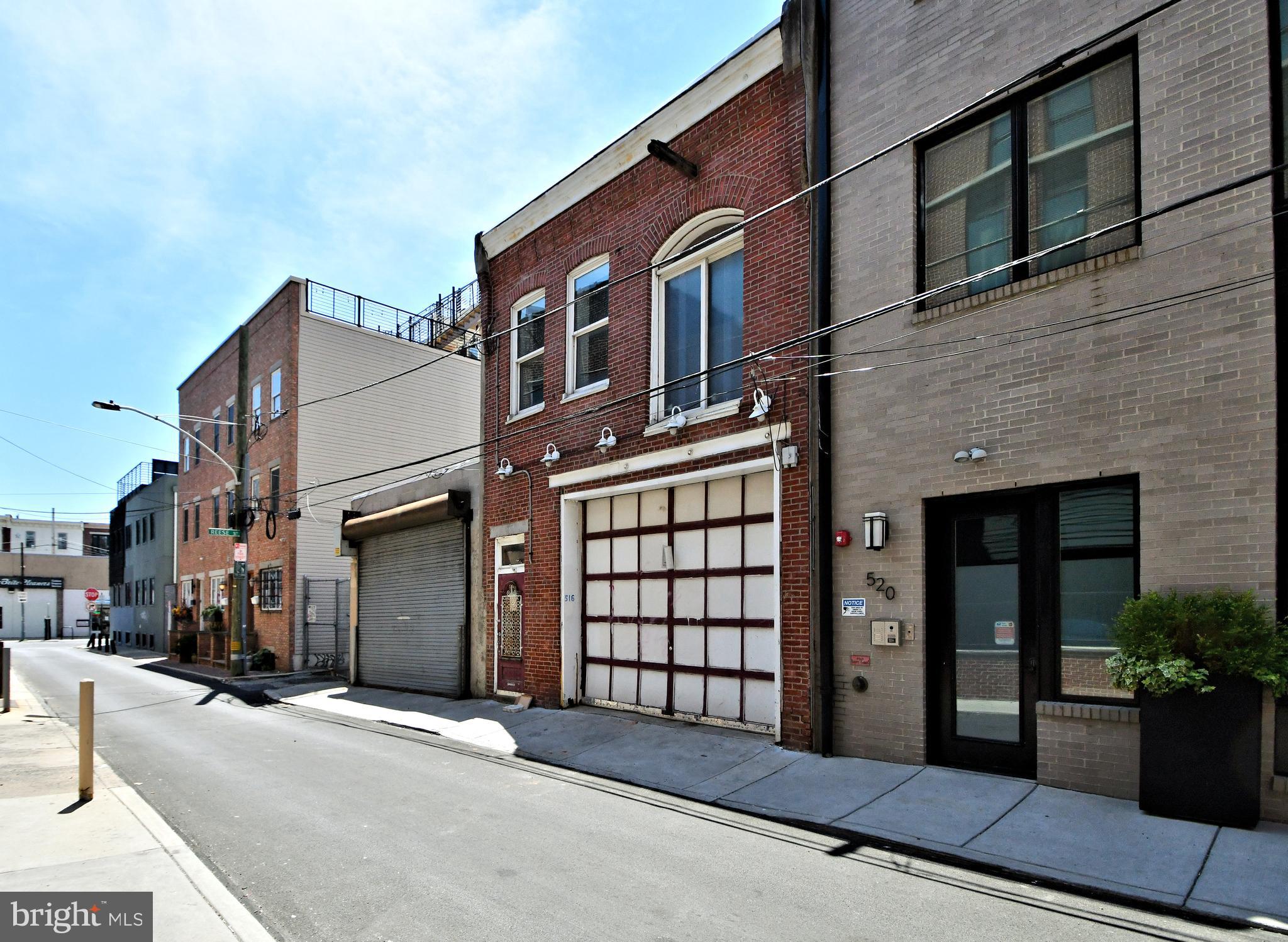 QUEEN VILLAGE - Residential