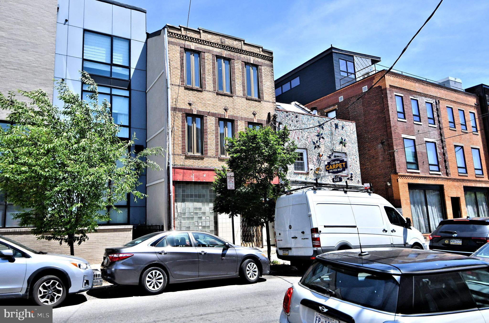 QUEEN VILLAGE - Residential