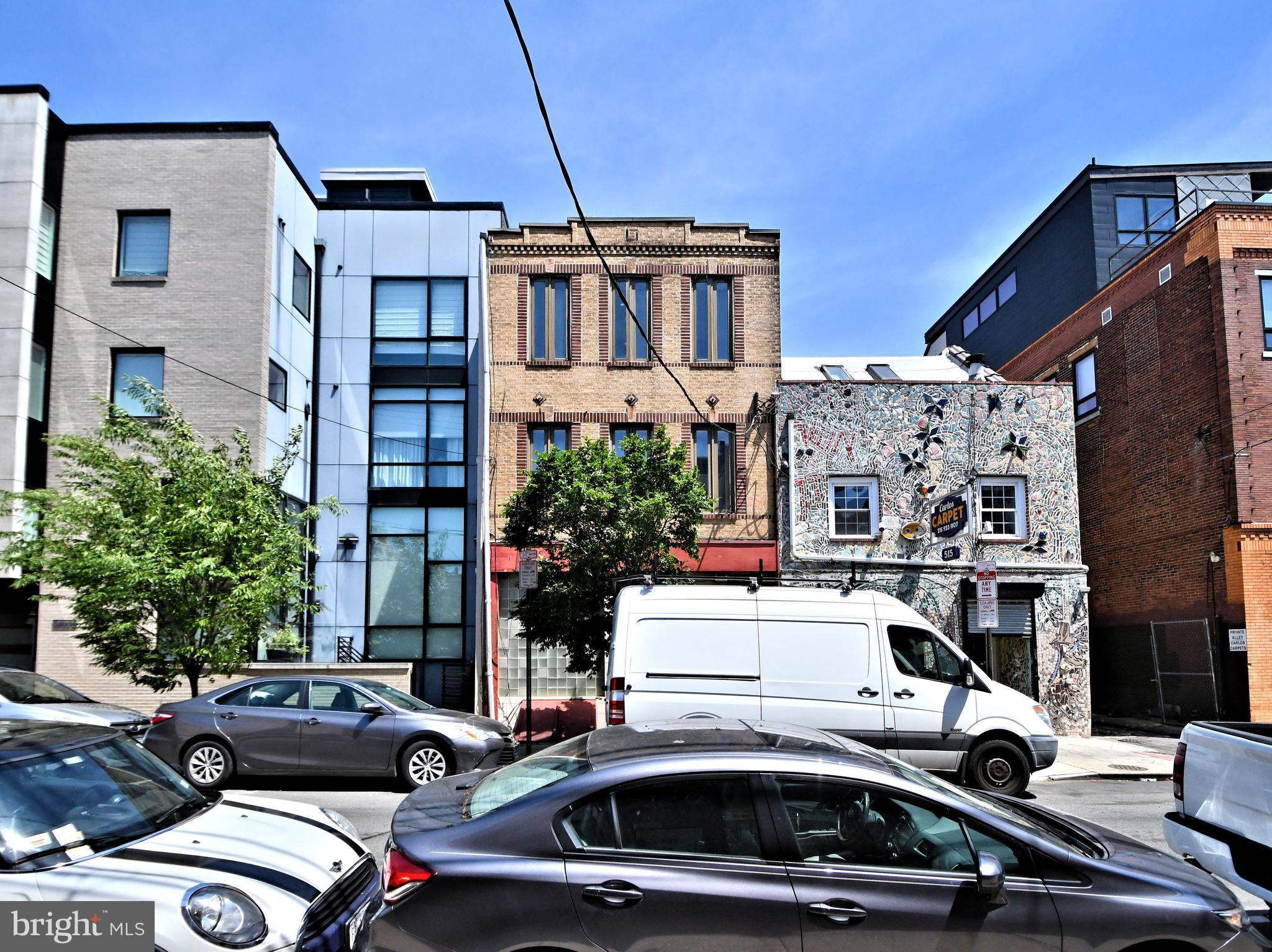 QUEEN VILLAGE - Residential