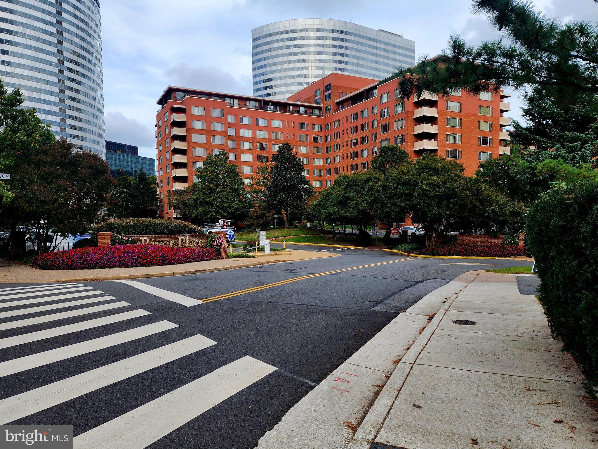 1121 ARLINGTON BOULEVARD 928