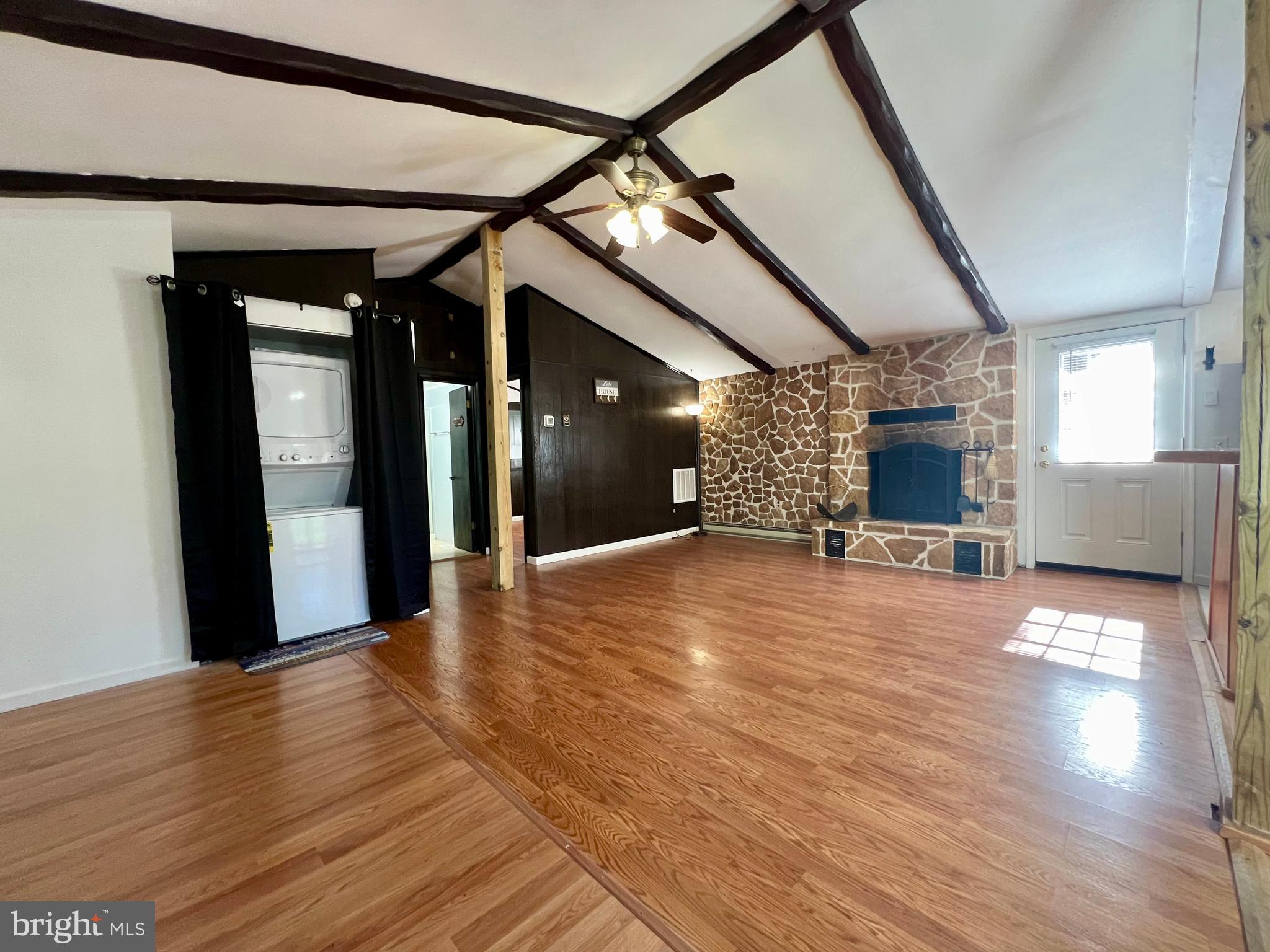 SLEEPY HOLLOW - Residential Lease