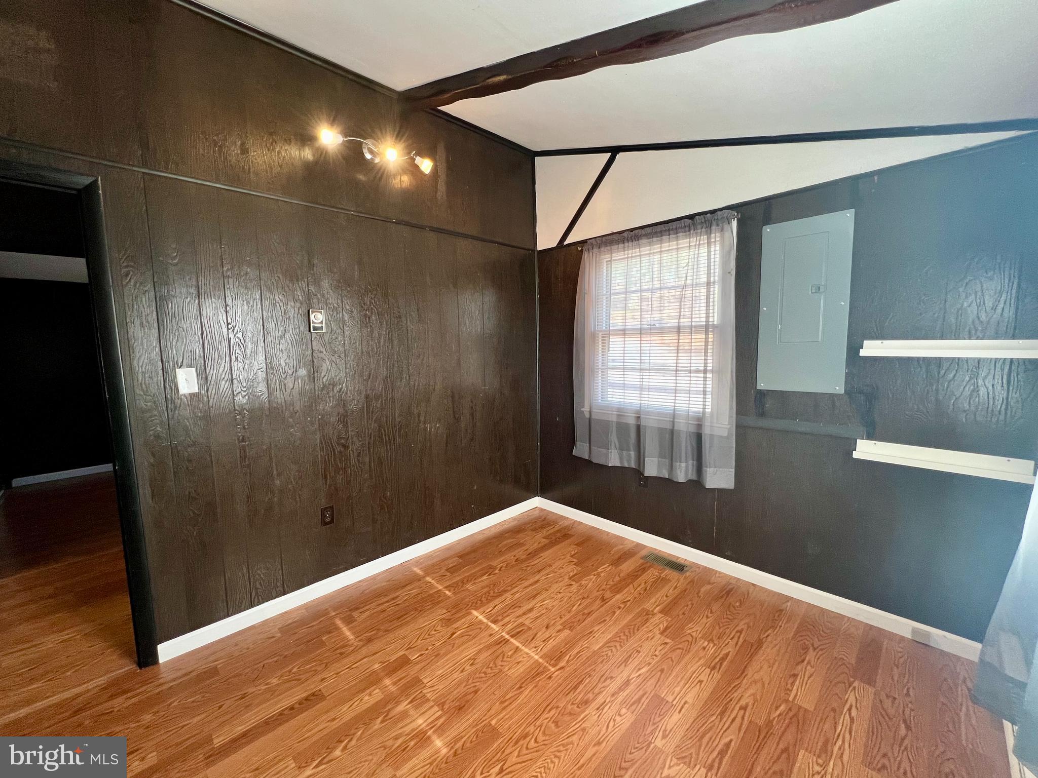 SLEEPY HOLLOW - Residential Lease