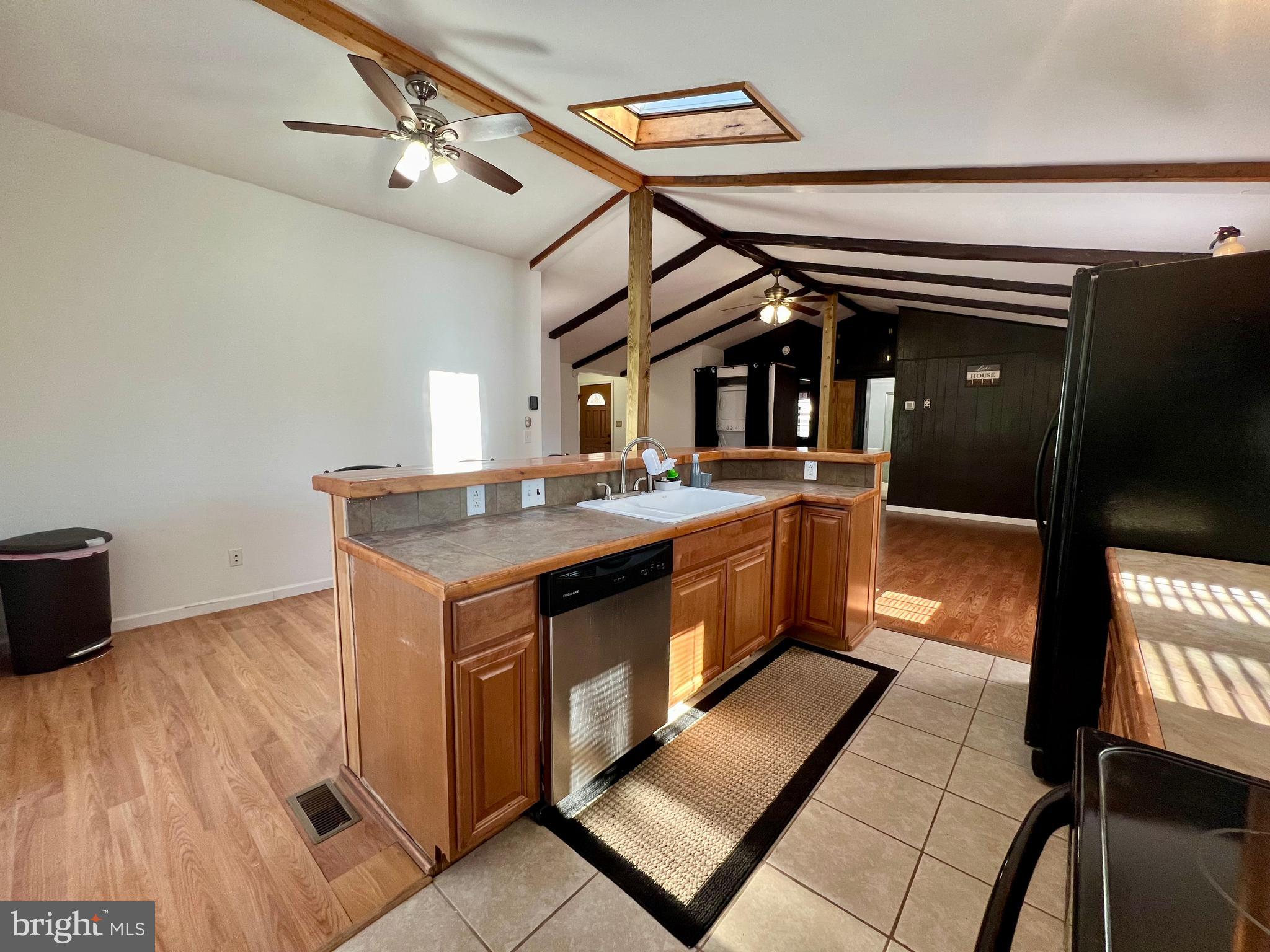 SLEEPY HOLLOW - Residential Lease