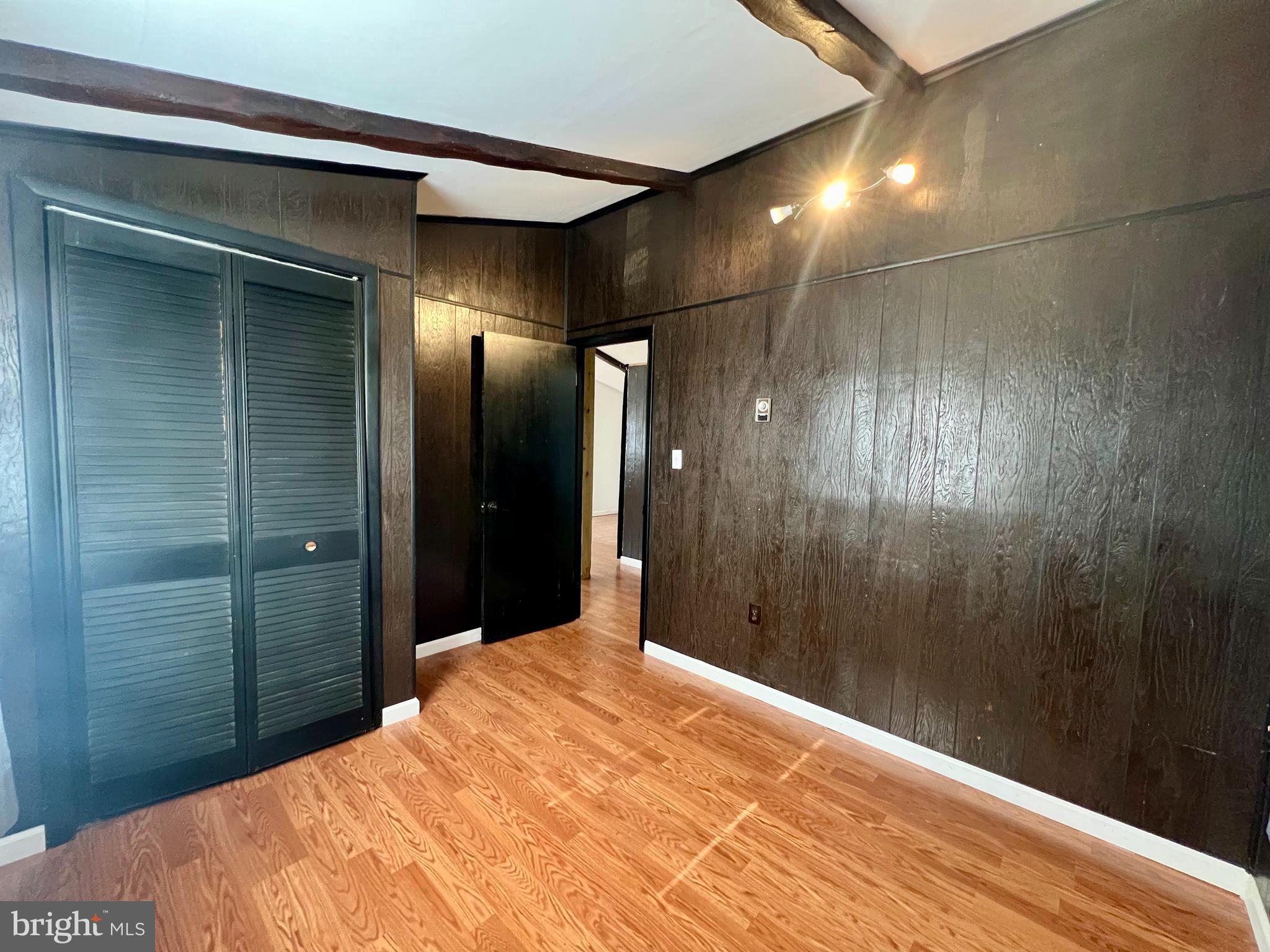 SLEEPY HOLLOW - Residential Lease