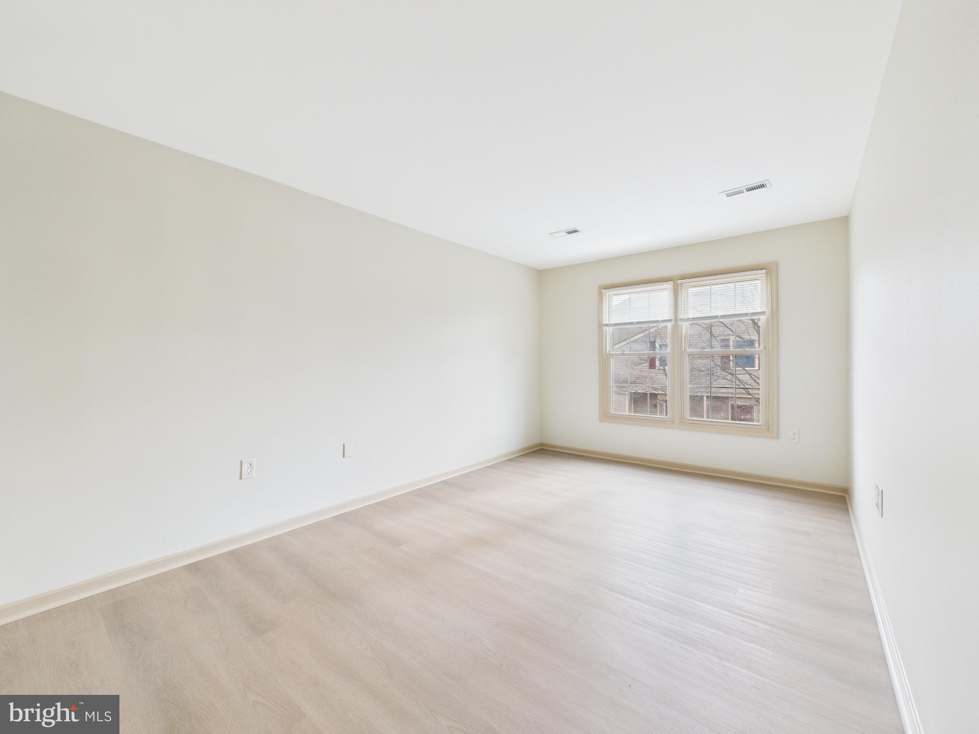 STONINGTON CONDOMINIUMS - Residential