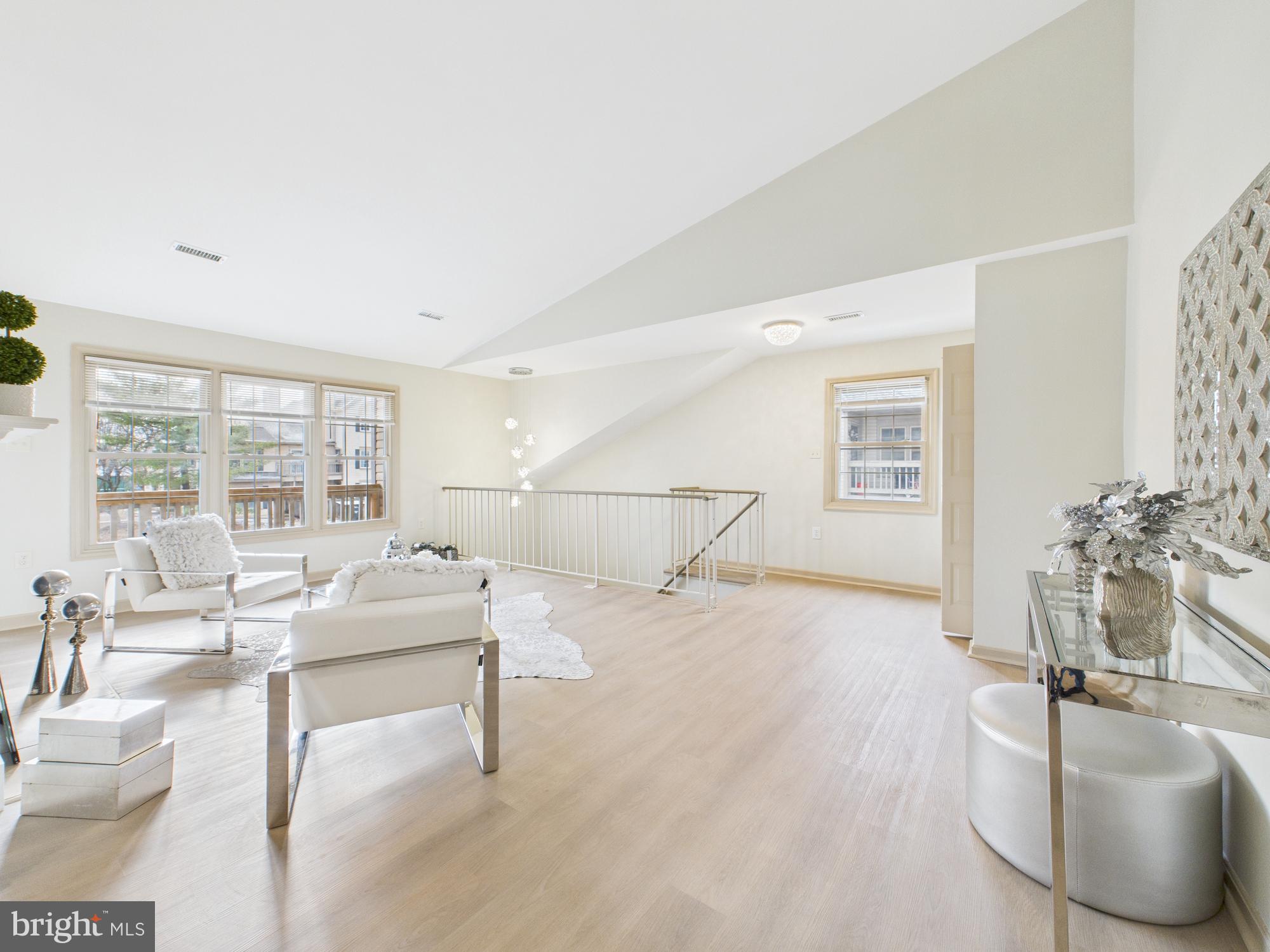 STONINGTON CONDOMINIUMS - Residential