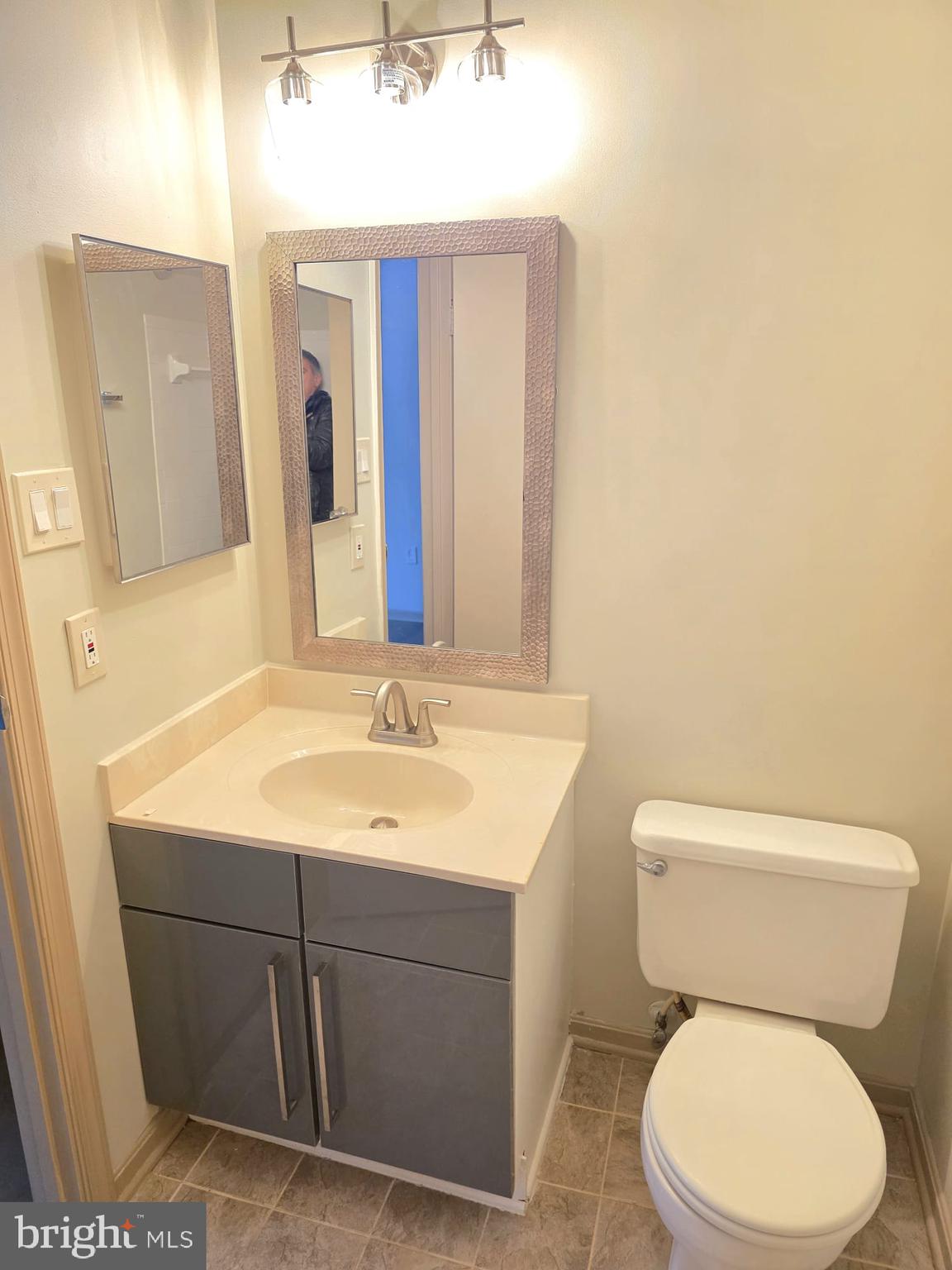 STONINGTON CONDOMINIUMS - Residential