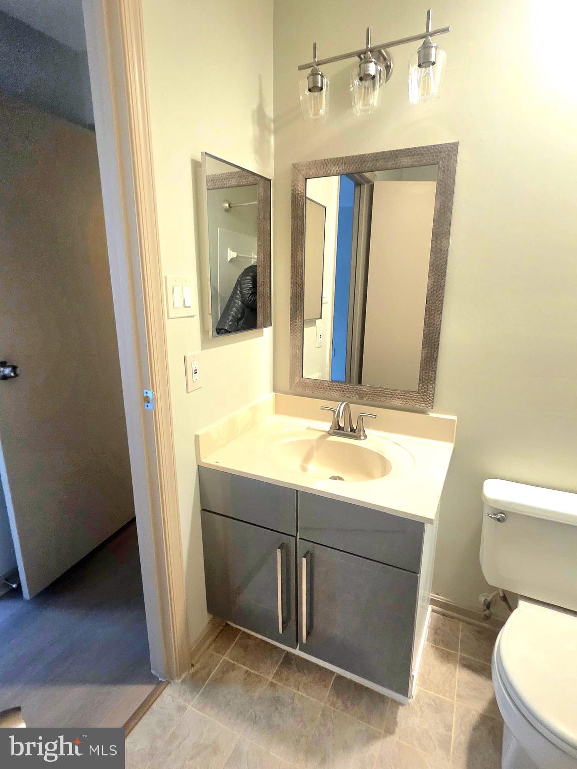 STONINGTON CONDOMINIUMS - Residential