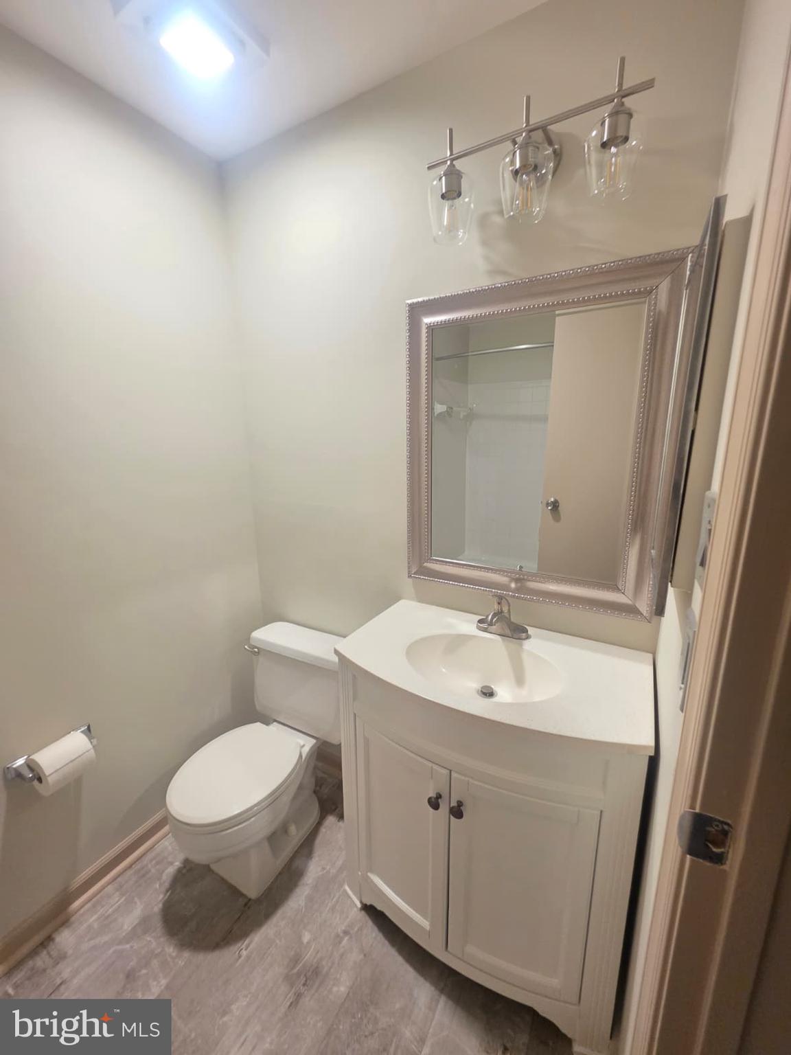 STONINGTON CONDOMINIUMS - Residential