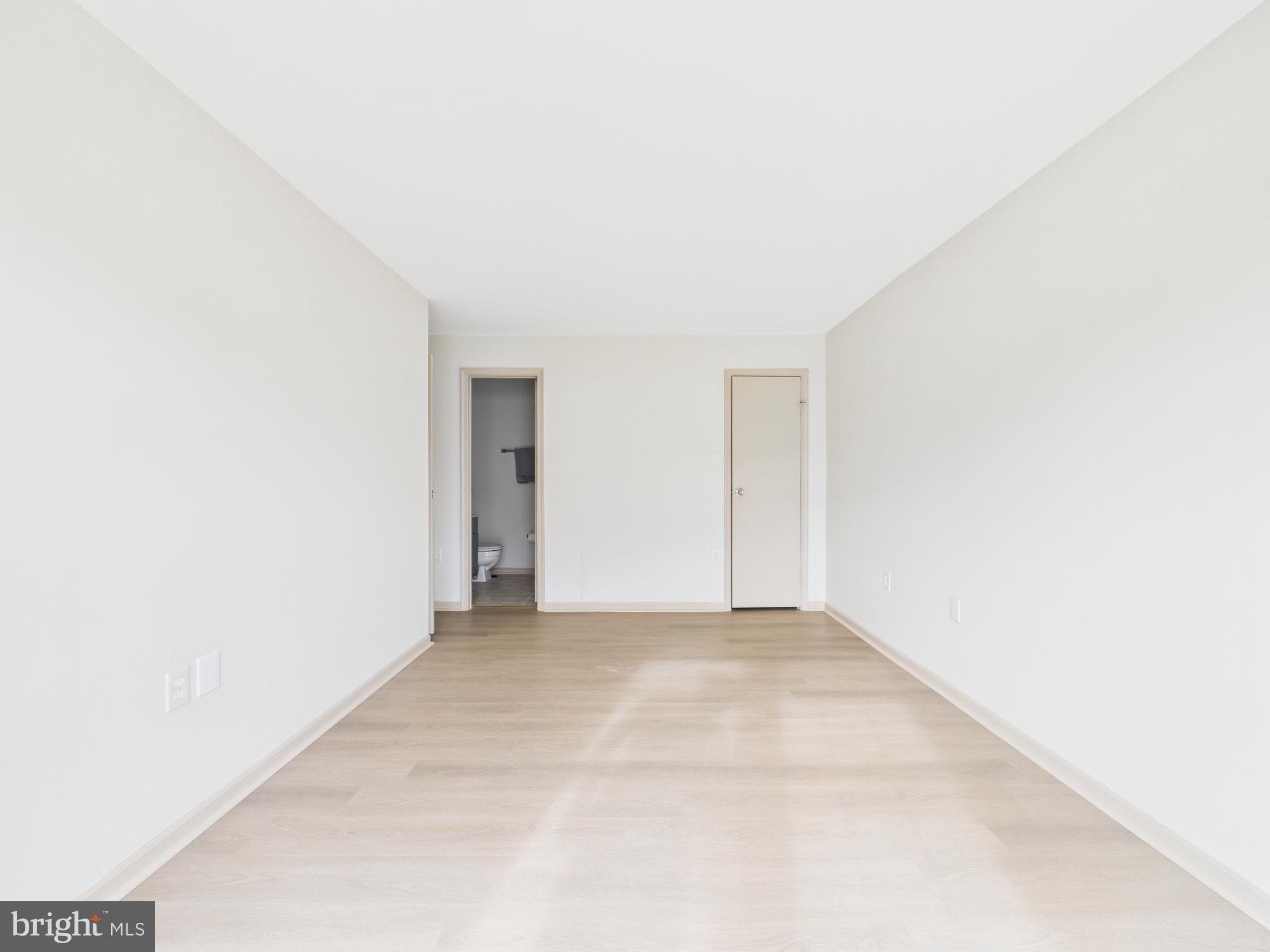 STONINGTON CONDOMINIUMS - Residential