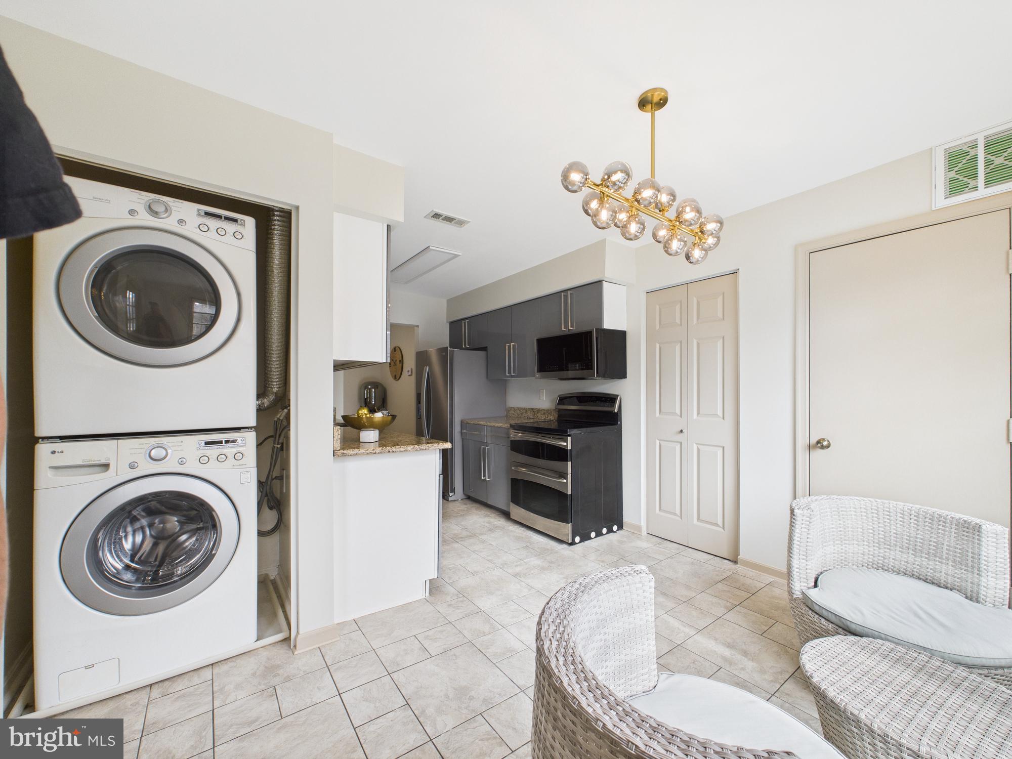 STONINGTON CONDOMINIUMS - Residential