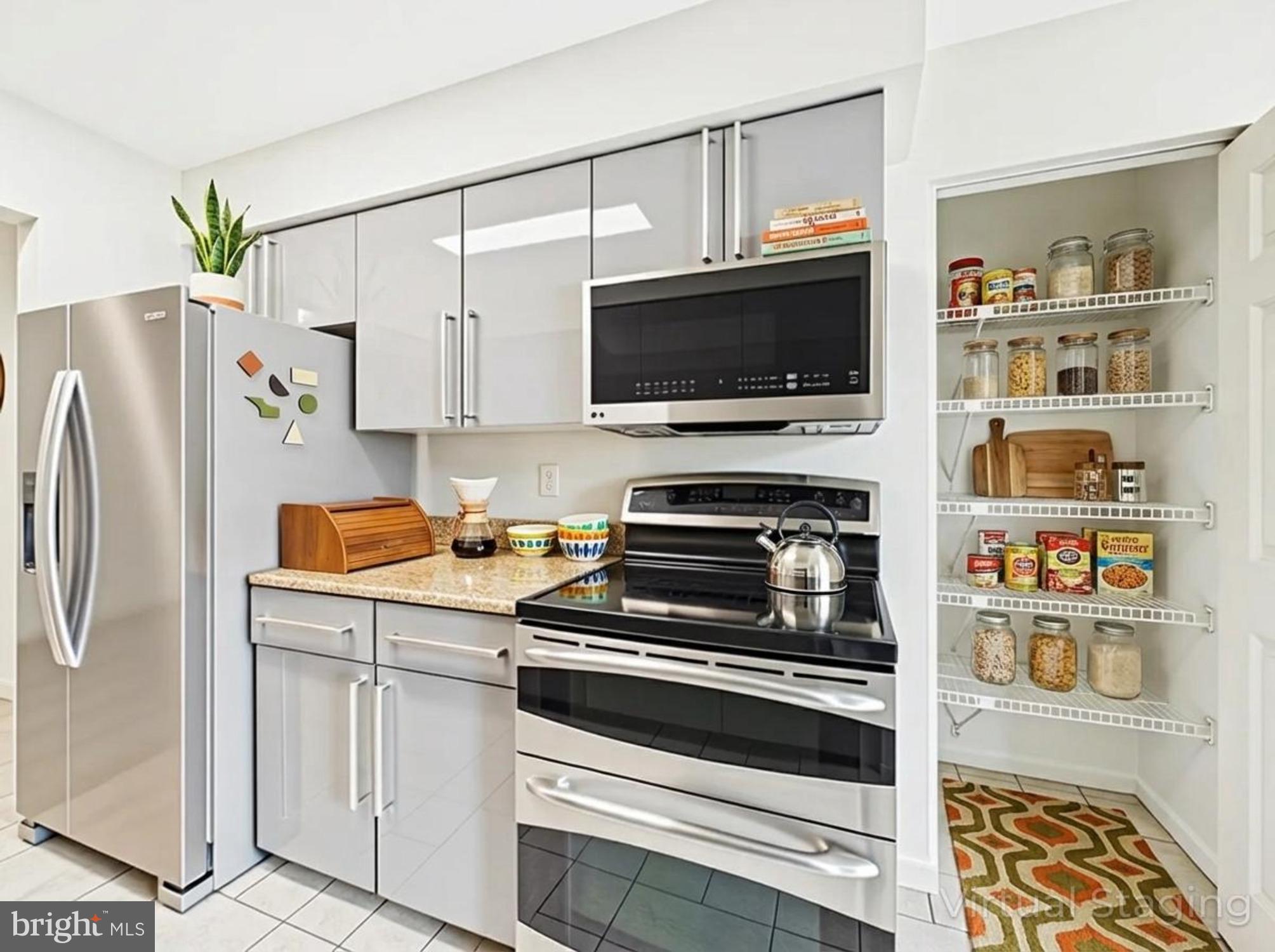 STONINGTON CONDOMINIUMS - Residential