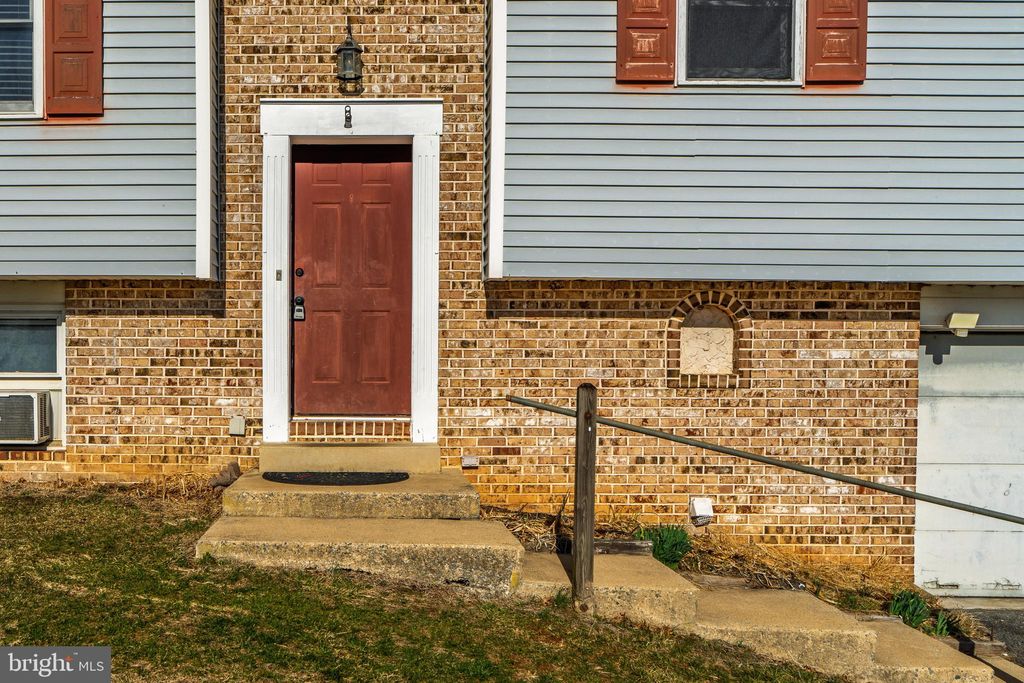 Photo of 214 Brewster Drive, LANCASTER, PA 17603 (MLS # PALA2064674)