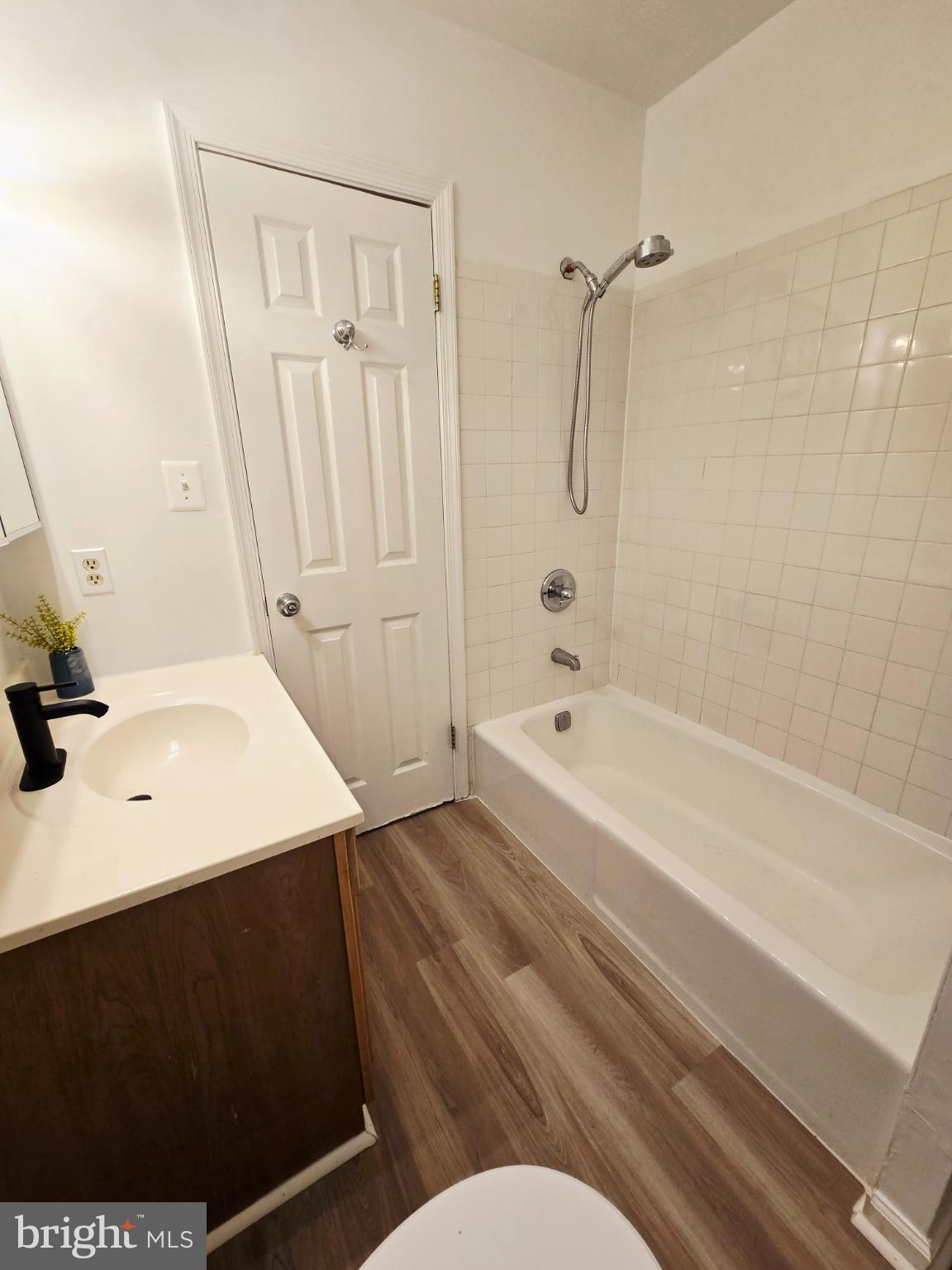 LEEWOOD - Residential