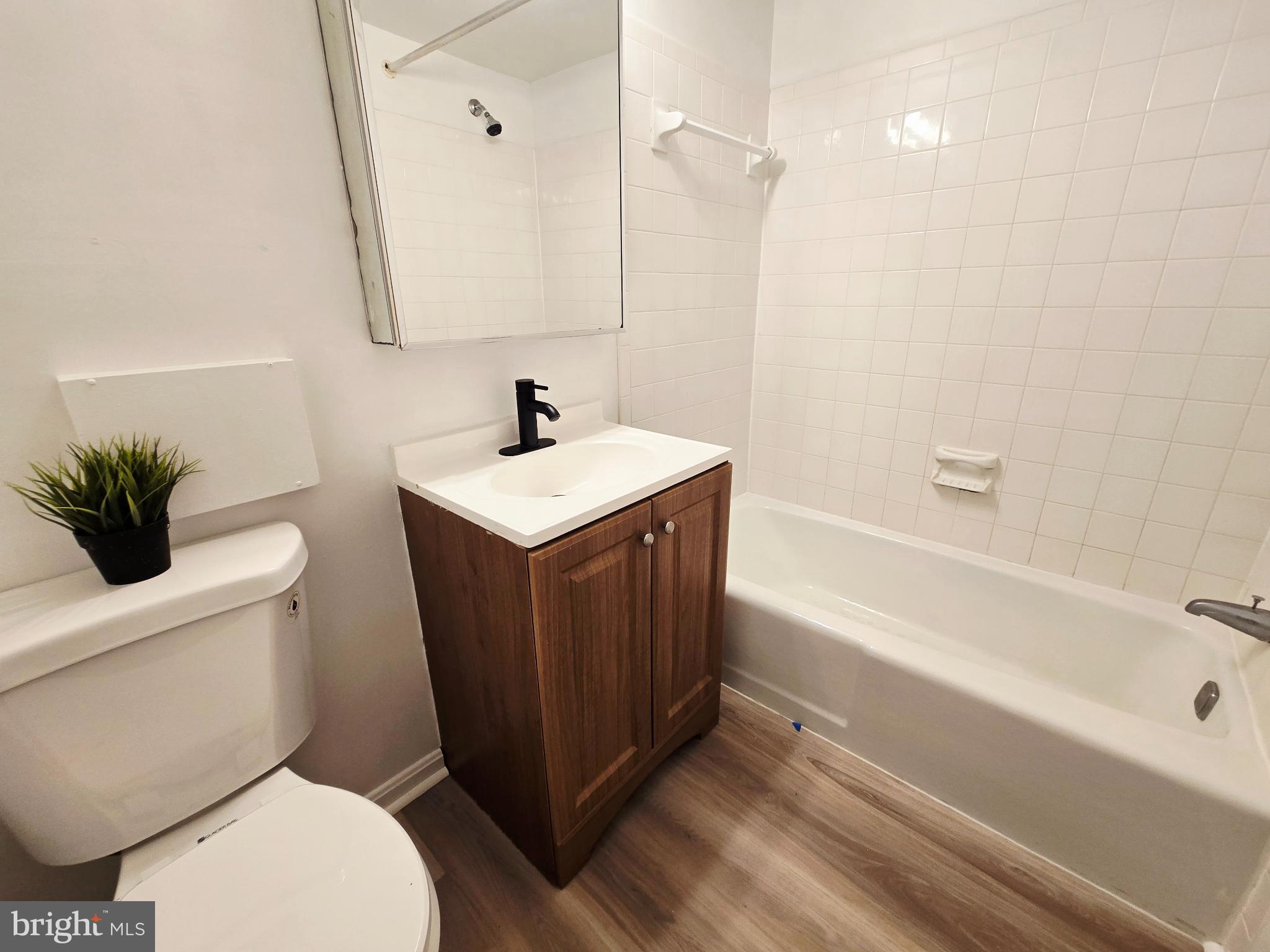 LEEWOOD - Residential