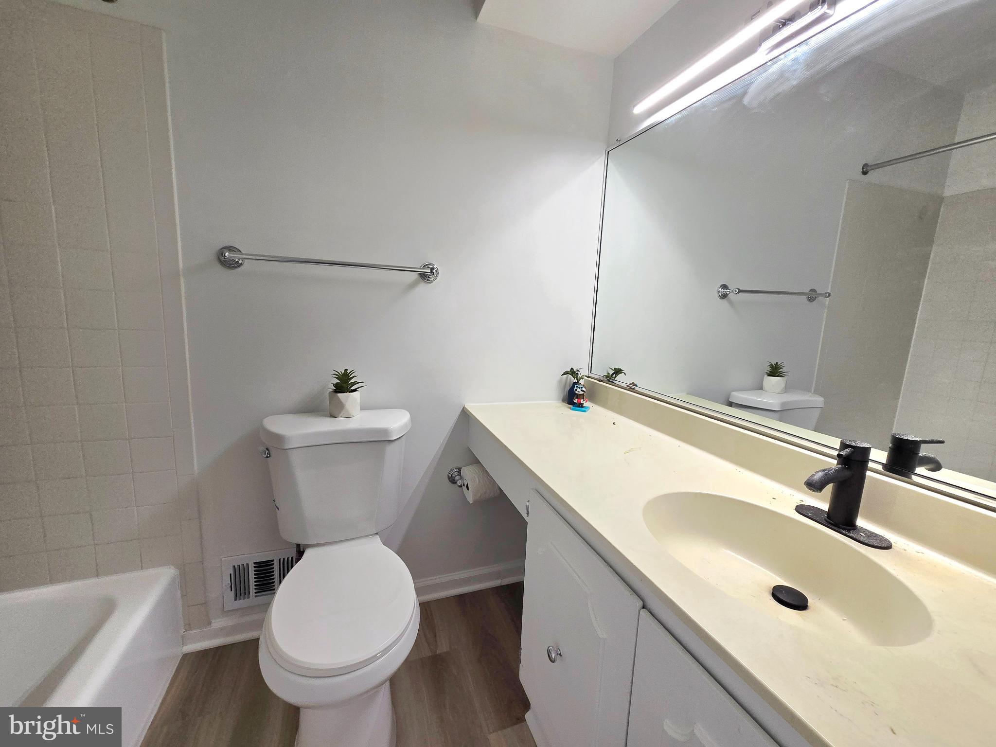 LEEWOOD - Residential