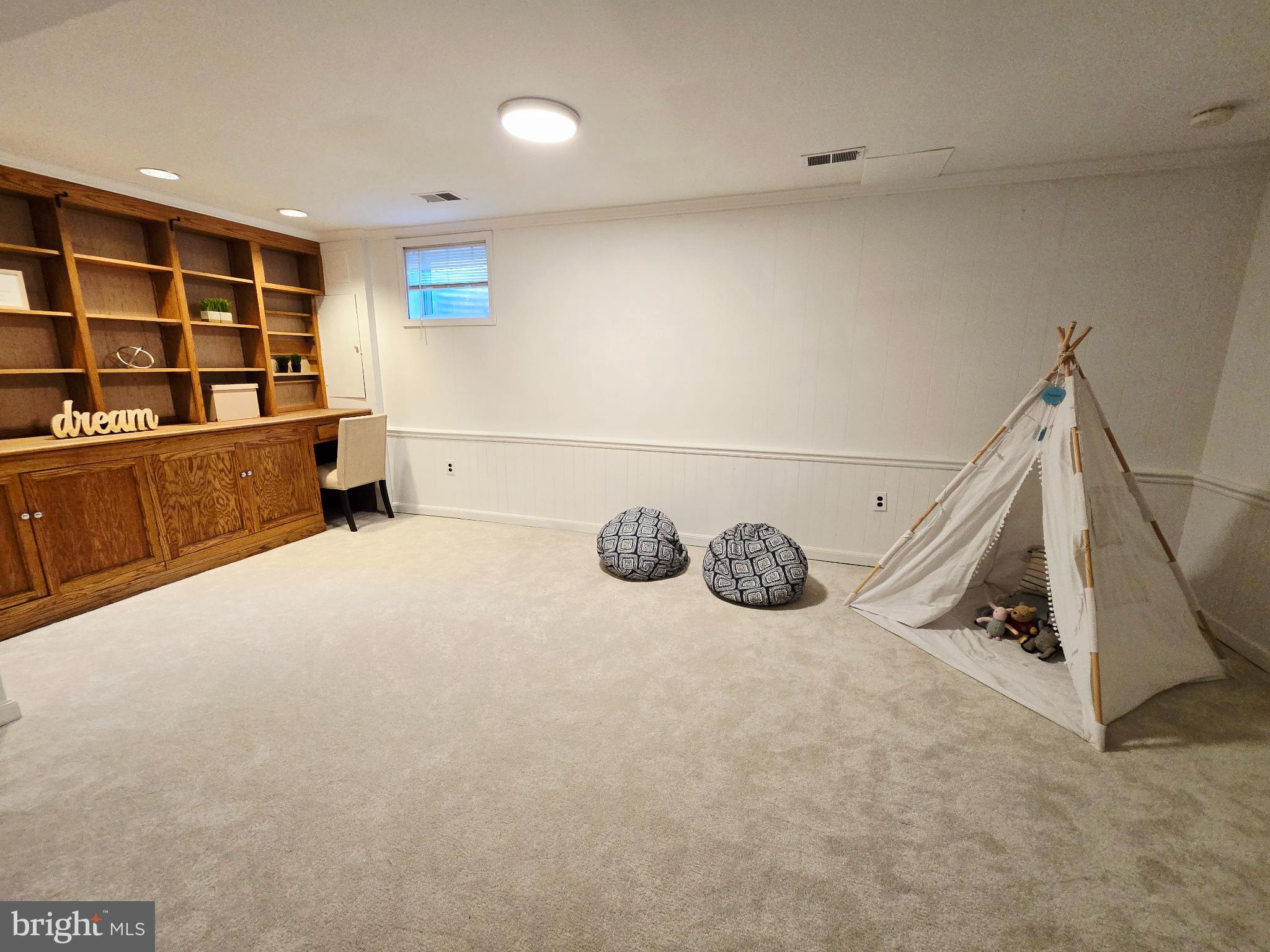 LEEWOOD - Residential