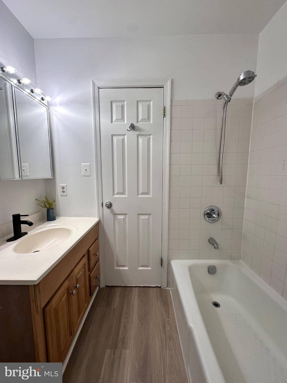 LEEWOOD - Residential