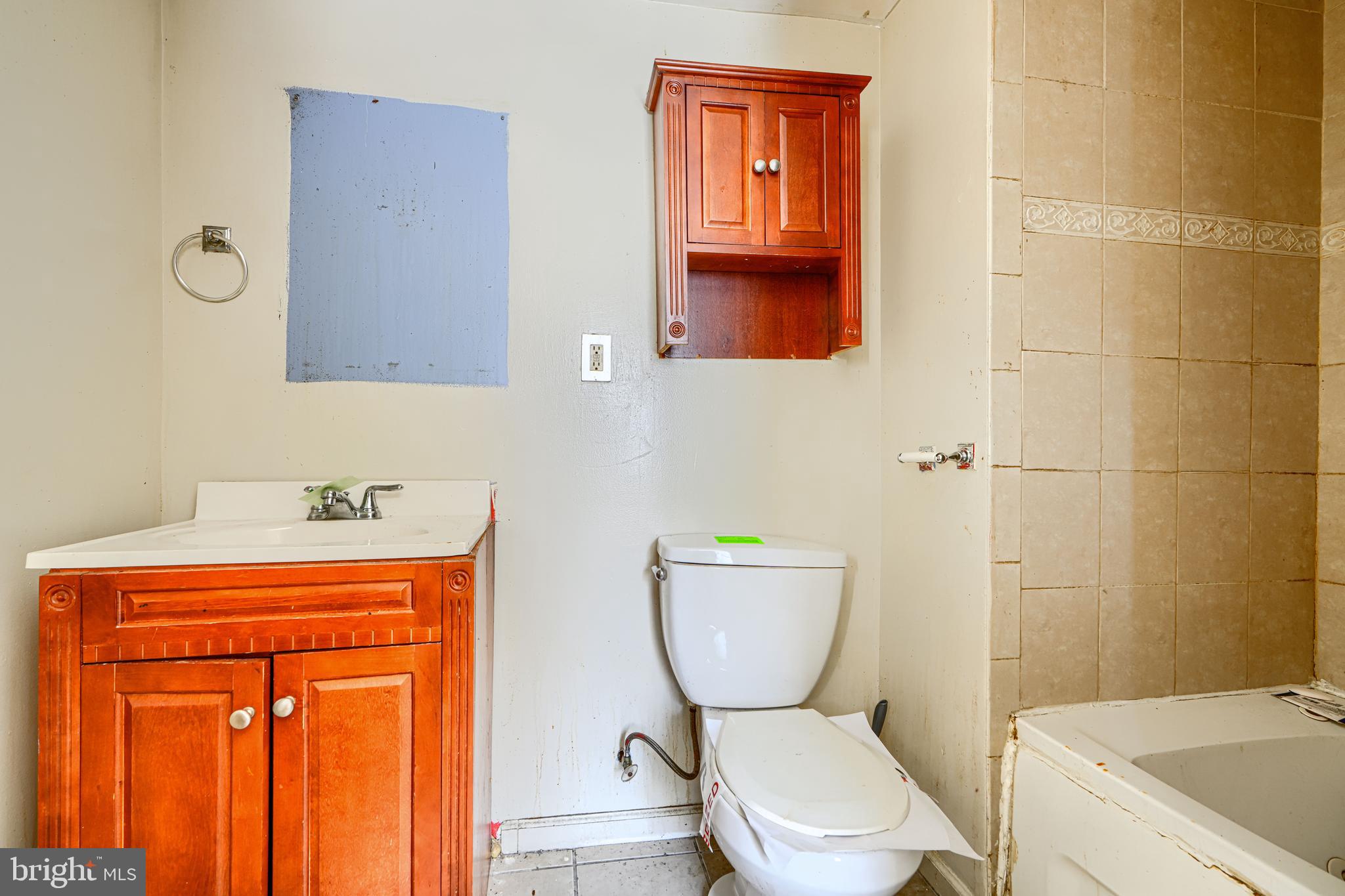 HOLLINS MARKET - Residential