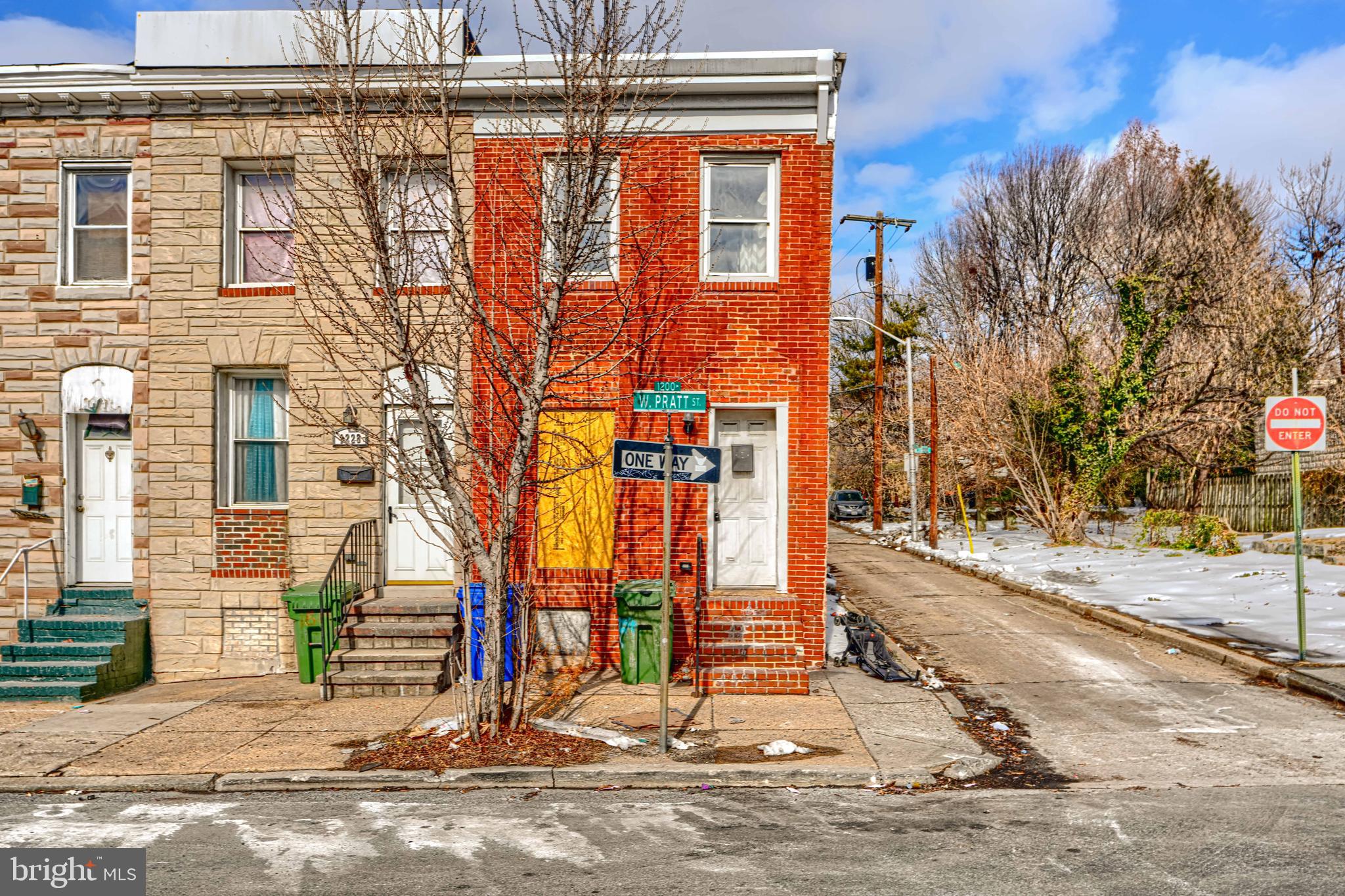 HOLLINS MARKET - Residential