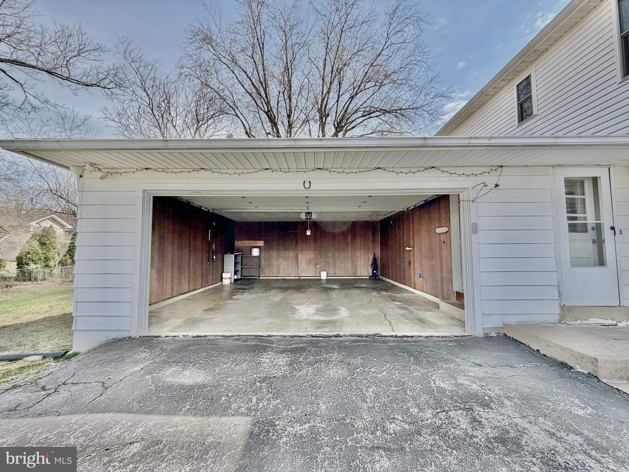 LAKEVIEW - Residential